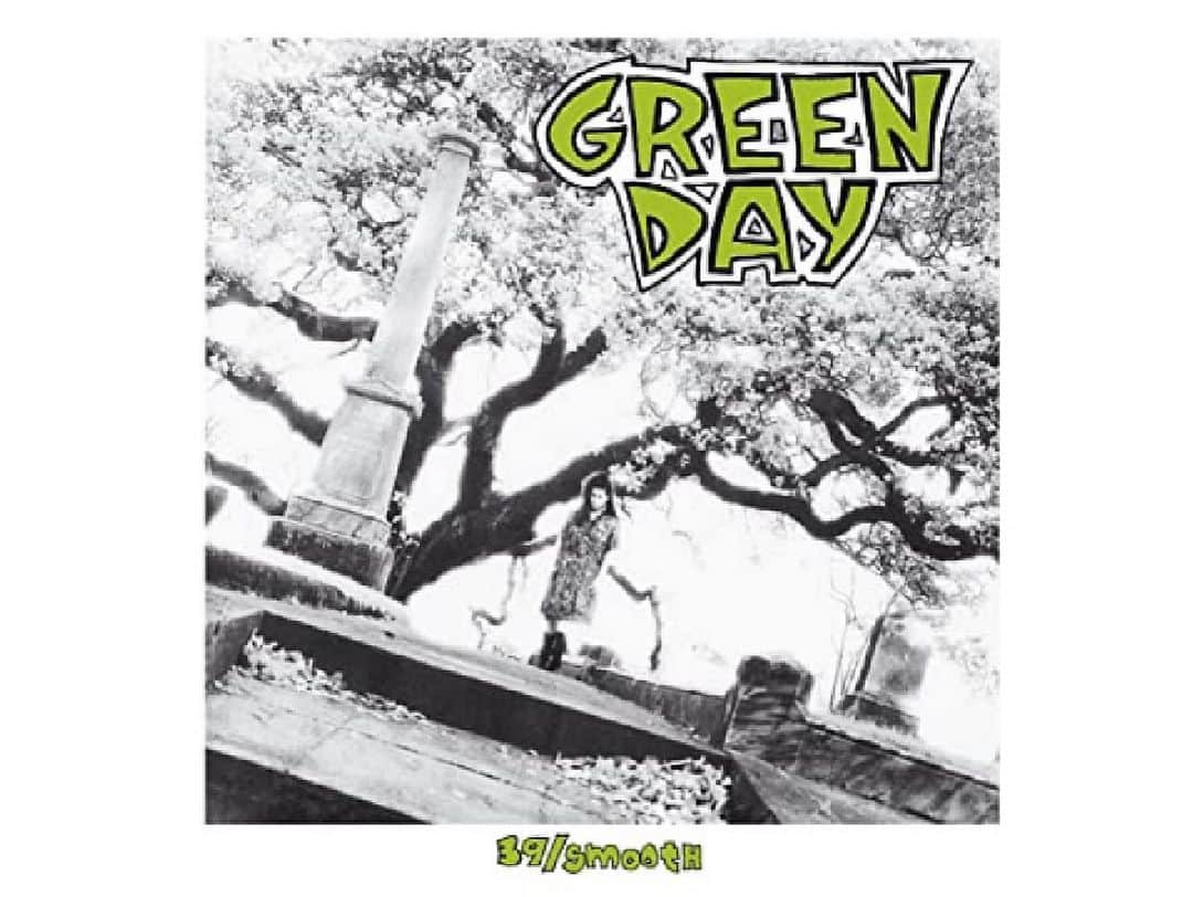 Green Dayのインスタグラム：「"39/Smooth" Released on this day April 13th, 1990. Green Day’s 10 song debut studio album on Lookout! Records. It was later reissued in 1991 under the title "1,039/Smoothed Out Slappy Hours", which included their earlier EPs "1,000 Hours" and "Slappy" Features original drummer John Kiffmeyer a.k.a (Al Sobrante) on the drums. Inside handwritten by Billie Joe and Artwork designs by Jesse Michaels and released on Lookout! by Larry Livermore who also did their first 7” records and was in the band “the Lookouts” with Tré Cool. Cover photo by Susie Grant. Band photos by Murray Bowles.  Songs written by Billie Joe Armstrong and produced by Andy Ernst and the band themselves. Recorded in a few days over New Years and released April 13th 1990.  This never before seen video is in a backyard in Oakland, CA is a few weeks before that 3/25/90.」