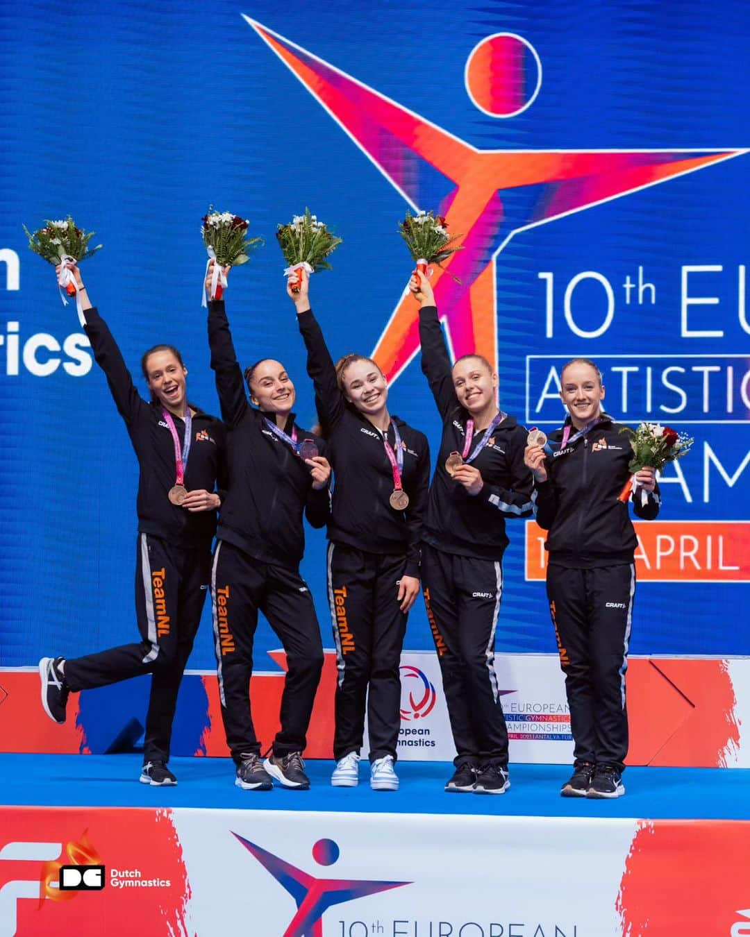 エイトォーラ・トールズドッティルのインスタグラム：「EUROPEAN TEAM BRONZE MEDALISTS🥉 ~ Tomorrow it's time for my allround final✨️」