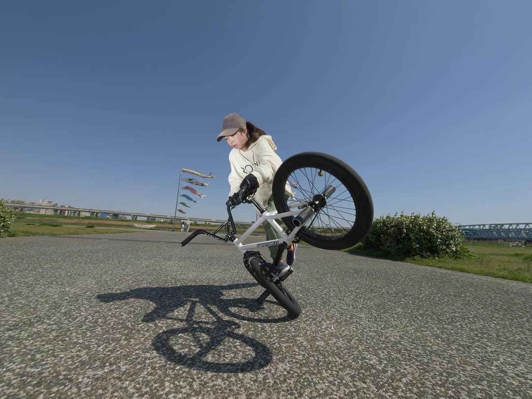 宇野陽介さんのインスタグラム写真 - (宇野陽介Instagram)「東京のARESBIKES正規販売店の @flipflop1010 さんの #フリフロBMXぷらっとライド　に、参加して来ました！  東京のKIDS達は、オシャレでBMXもバッチリ頑張ってて👌  #aresbikes #bmx #flatland #freestylebmx #flipandflop #lumixjapan #lumix #photography #自転車 #フリフロ #東京 #足立区 #bmxkids」4月13日 17時01分 - yorkuno