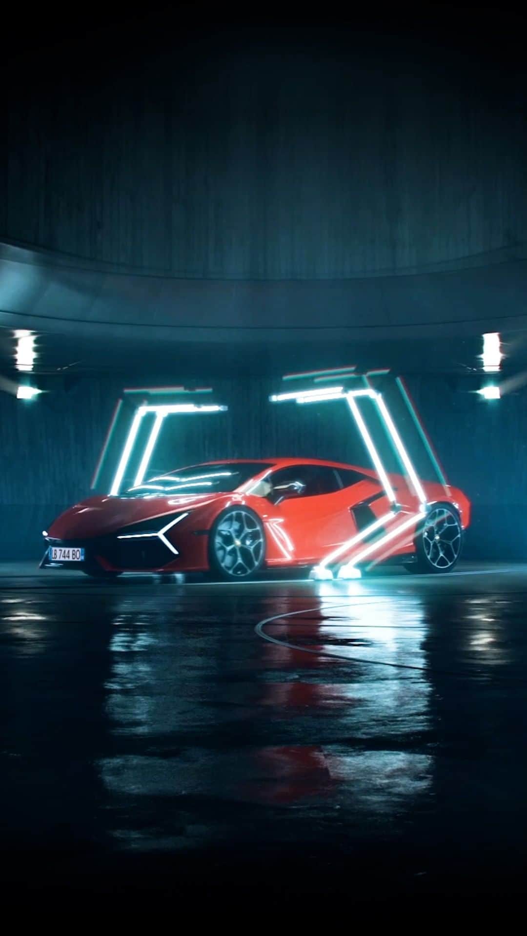 ランボルギーニのインスタグラム：「The new Lamborghini Revuelto with a brand-new 12-cylinder internal combustion engine with three high-density electric motors, has more than 350 km/h top speed and an acceleration from 0 to 100km/h in 2,5s. It is an authentic tribute to our tradition that also signals the beginning ofa new era.  #Lamborghini #Revuelto #FromNowOn __ The vehicle is not yet offered for sale and is therefore not subject to Directive 1999/94/EC. The fuel consumption and emissions data is in the type approval stage」