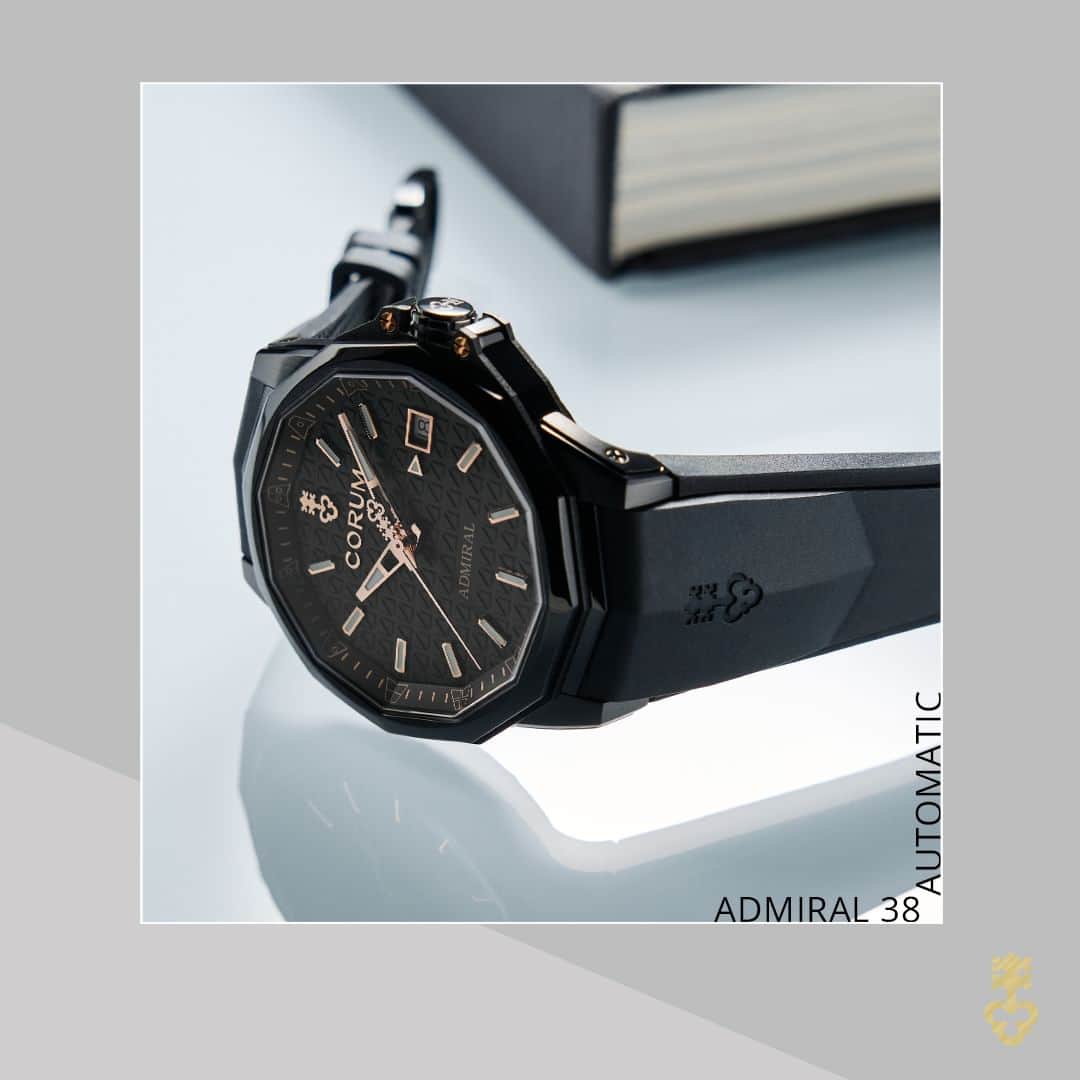 コルムのインスタグラム：「The perfect #unisexwatch size #Admiral 38 Automatic full black highlighted with a touch of gold color - Ref. A082/04368 - 082.202.95/F371 AN25 - Discover online: shorturl.at/gsQW1 - #CorumWatches #RiskIsTheReward」