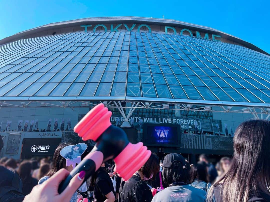 潘めぐみさんのインスタグラム写真 - (潘めぐみInstagram)「ドームへ、推しのライブを観に。  🖤BLACKPINK BORN PINK WORLD TOUR JAPAN💗  with Mariko Higashiuchi  #BLACKPINK #BLINK #BORNPINK #bornpinkworldtour #BLACKPINKinyourarea #japan #tokyo #tokyodome  本当に実在していた。  同じ時代に生きて、生きる力をくれて、本当にありがとう。  そして、マリ子、ありがとうね、ほんとうに。」4月13日 17時22分 - han_meg_han