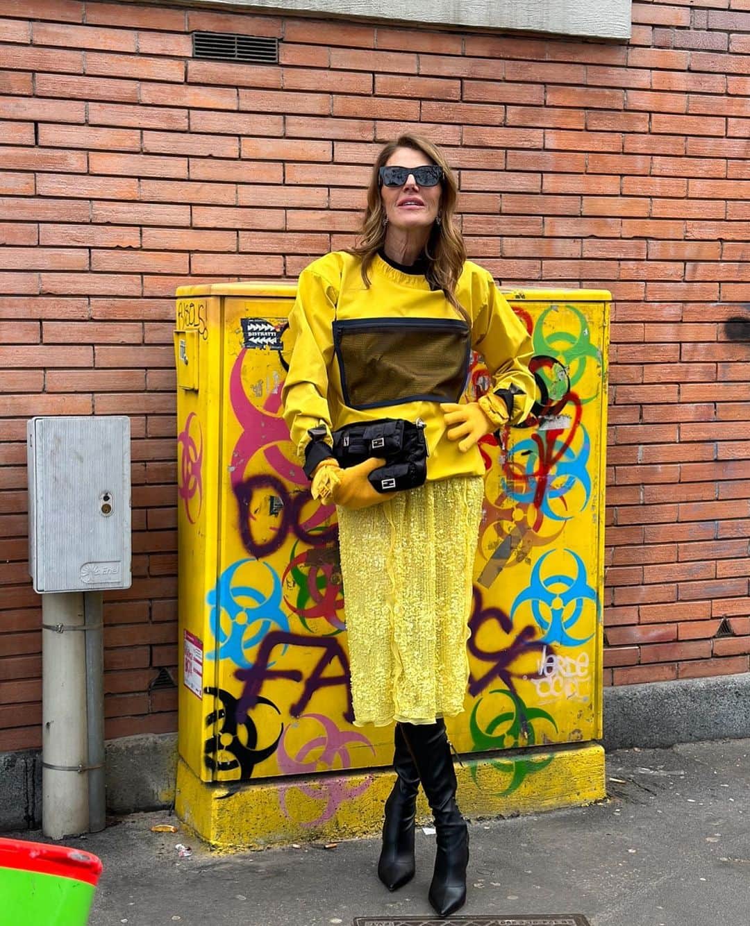 アンナ・デッロ・ルッソのインスタグラム：「Yellow infatuation 🐤💛💛」