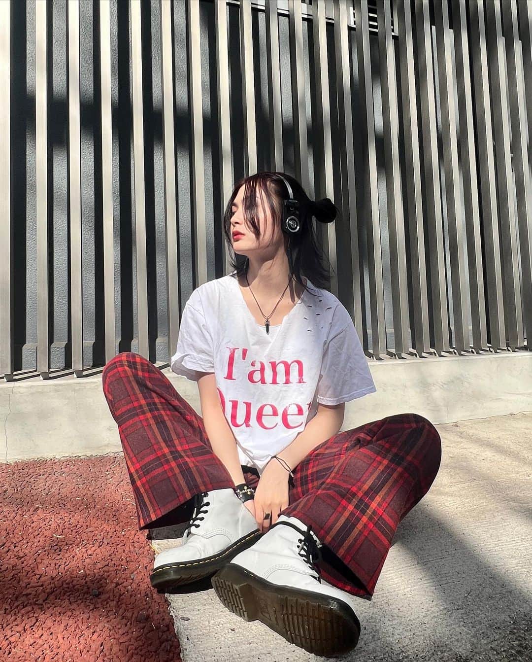 椎名亜美のインスタグラム：「皆もう半袖着てる？😃」