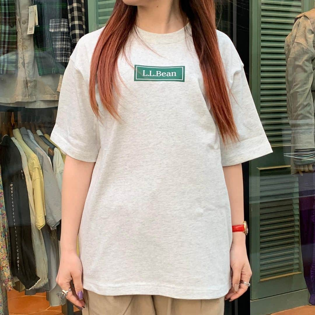 ビームス金沢さんのインスタグラム写真 - (ビームス金沢Instagram)「🦆 L.L.Bean × BEAMS 🦆 4.15（Sat.）Release . 今回は〈L.L.Bean〉の過去のカタログにあったビジュアルや、名作アイテムに使われた柄やディテールを踏襲し、今も尚、老若男女に愛されるベーシックなアイテム群をベースに、"ちょっとだけ気の利いたデイリーウエア"を製作。現代にマッチする素材選びとサイズフィッティングにアップデートし、〈BEAMS〉らしい遊び心のあるアイテムに仕上がりました。  ブランドのコーポレートカラーであるグリーンであしらったGreen Labelが特徴的なアイテムは、4月15日（土）より〈BEAMS〉、〈BEAMS PLUS〉、〈BEAMS BOY〉レーベル取り扱い店舗、BEAMS公式オンラインショップにて発売します。  これからの爽やかな初夏の装いにぴったりなアイテム群をぜひお楽しみに。 . Photography_ @tetsuokashiwada Hair&make_ @kojimak Prop styling_ @chan_shi26 Direction&Edit_ @taiyo.ooo Logo design_ @oxt_oxt . @llbean @llbeanjapan @beams_official @beams_plus @beams_boy_official #llbean #beams #beamsplus  #beamsboy  －－－－－－－－－－－－－－－－  🌐staff styling、Blog🌐 TOP URLからご覧ください🛩 店舗followも宜しくお願いします♬  #beams #beams_kanazawa #kanazawa #beamst #beamsf #brillaperilgusto #beamsstaffstyling #beamsplus #beamswomen #demiluxebeams #raybeams #beamsboy #beamslights #ootd #fashion #ishikawa #japan #ビームス #金沢 #ビームス金沢」4月13日 17時44分 - beams_kanazawa