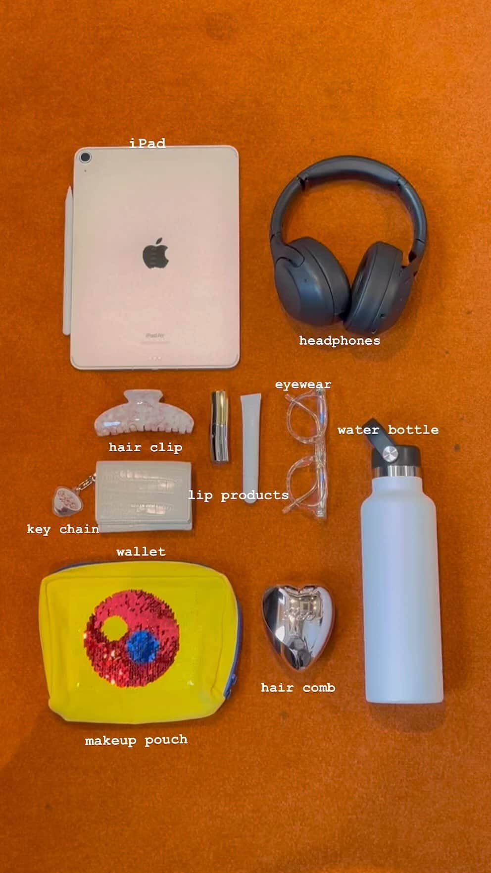 のインスタグラム：「ㅤ What’s in my bag  #松屋 #牛めし #牛丼 #丼 #食べスタグラム #みん食 #毎日ごはん #丼ぶり #松屋フーズ #松屋好きと繋がりたい #テイクアウト #matsuya #ricebowl #beefdon #japanesericebowl #beefbowl #gyudon #whatsinmybag #inmybag #持ち物 #カバンの中身 #バッグの中身 #置き画 #置き画像」
