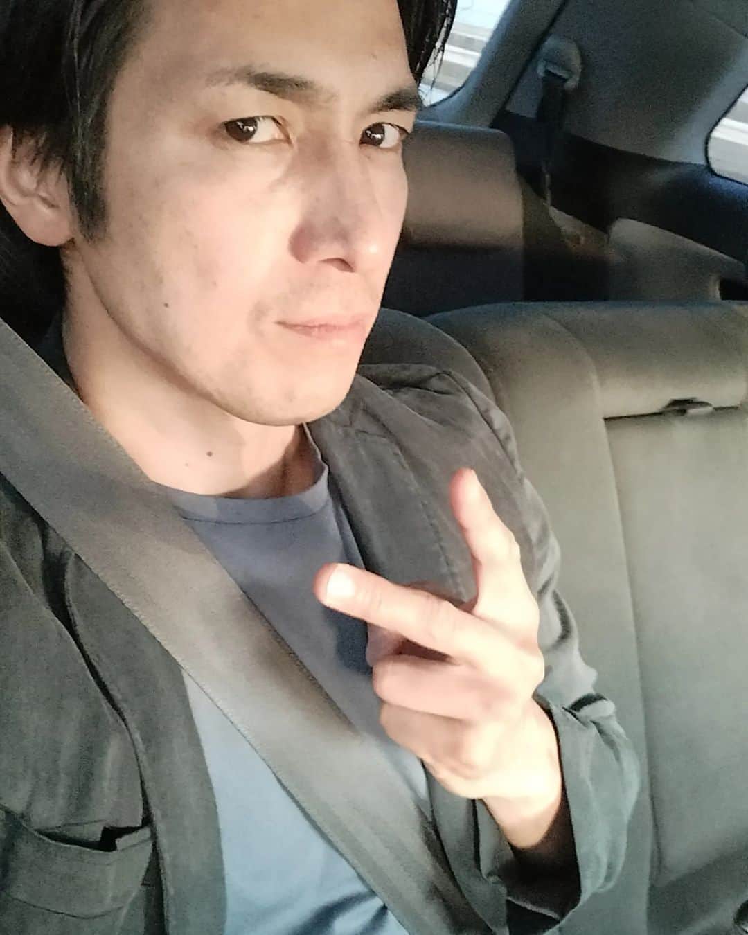 高橋光臣のインスタグラム：「#隣の男はよく食べる  第一話はご覧頂けましたか？彼氏いない歴10年の大河内麻紀（ 倉科カナ ）が隣の部屋に住む年下男子の本宮蒼太（ 菊池風磨 ）に助けてもらったことで仲良くなった二人…ここからどんどん関係がドキドキの展開になっていきますよ! 麻紀の上司、私演じる篠原一義もいい感じに登場するので楽しみにしていて下さいね。 #倉科カナ #菊池風磨 #山田真歩 #リーガルリリー #高橋光臣」