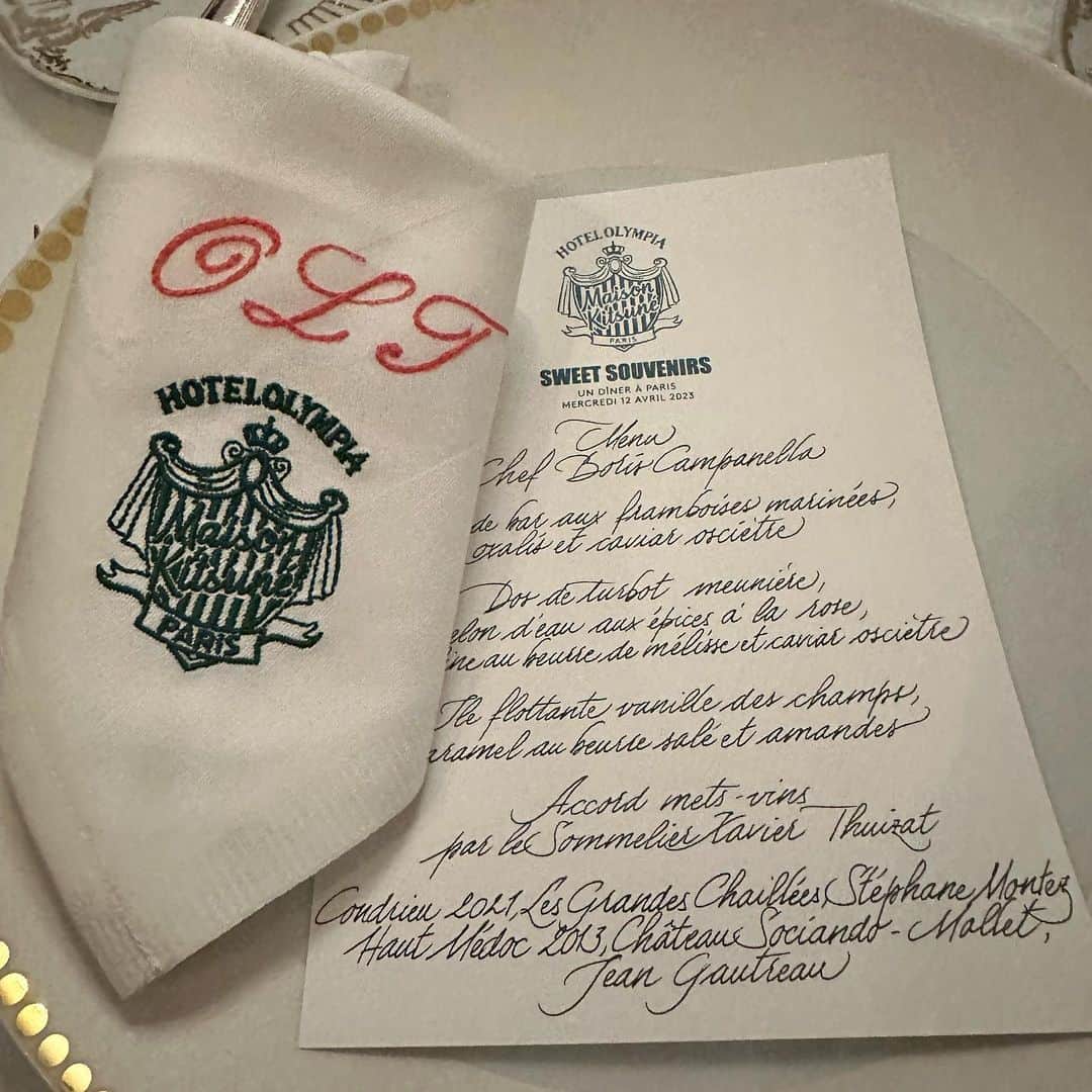 オランピアルタンのインスタグラム：「#Sweetsouvenirs with @maisonkitsune and @thehotelolympia at @rosewoodhoteldecrillon 🍽️🦊🏩💕 #maisonkitsune #thehotelolympia」