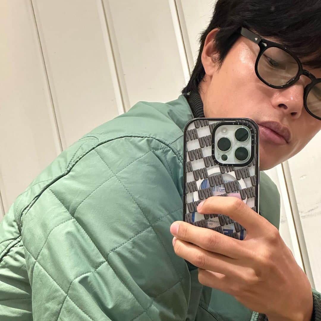 のインスタグラム：「다르게 보기.」