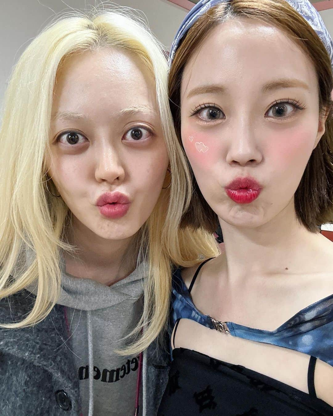 キム・ボア さんのインスタグラム写真 - (キム・ボア Instagram)「카라 서울 팬미팅🥰  드디어 팬미팅을 봤다지..🥹  현재진행형으로다가 함께 할수있어서 감사합니다🦄💜  #kara #카라 #forever #moveagain  (올리는데 용기가 필요했다)」4月13日 18時08分 - tomboaaa