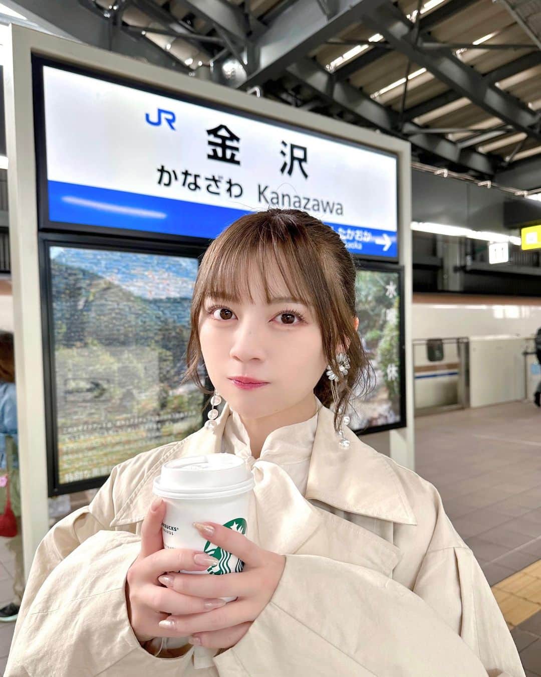 廣川奈々聖のインスタグラム：「金沢の詰め合わせ🫧🐟🎣 ☁️ ⁡ ⁡ ぜんぶ新鮮で美味しすぎたᵔ֊ᵔ❤︎ ⁡ あとね #葉渡莉 さんに泊まらせて頂いたの！👘 最高だった～ それもまた載せるね ！ ⁡ ⁡ ⁡  #石川旅行 #金沢旅行 #金沢グルメ #近江町市場 #山代温泉 #加賀温泉郷 #ときどきカメラ部 #japantrip #kanazawatrip」