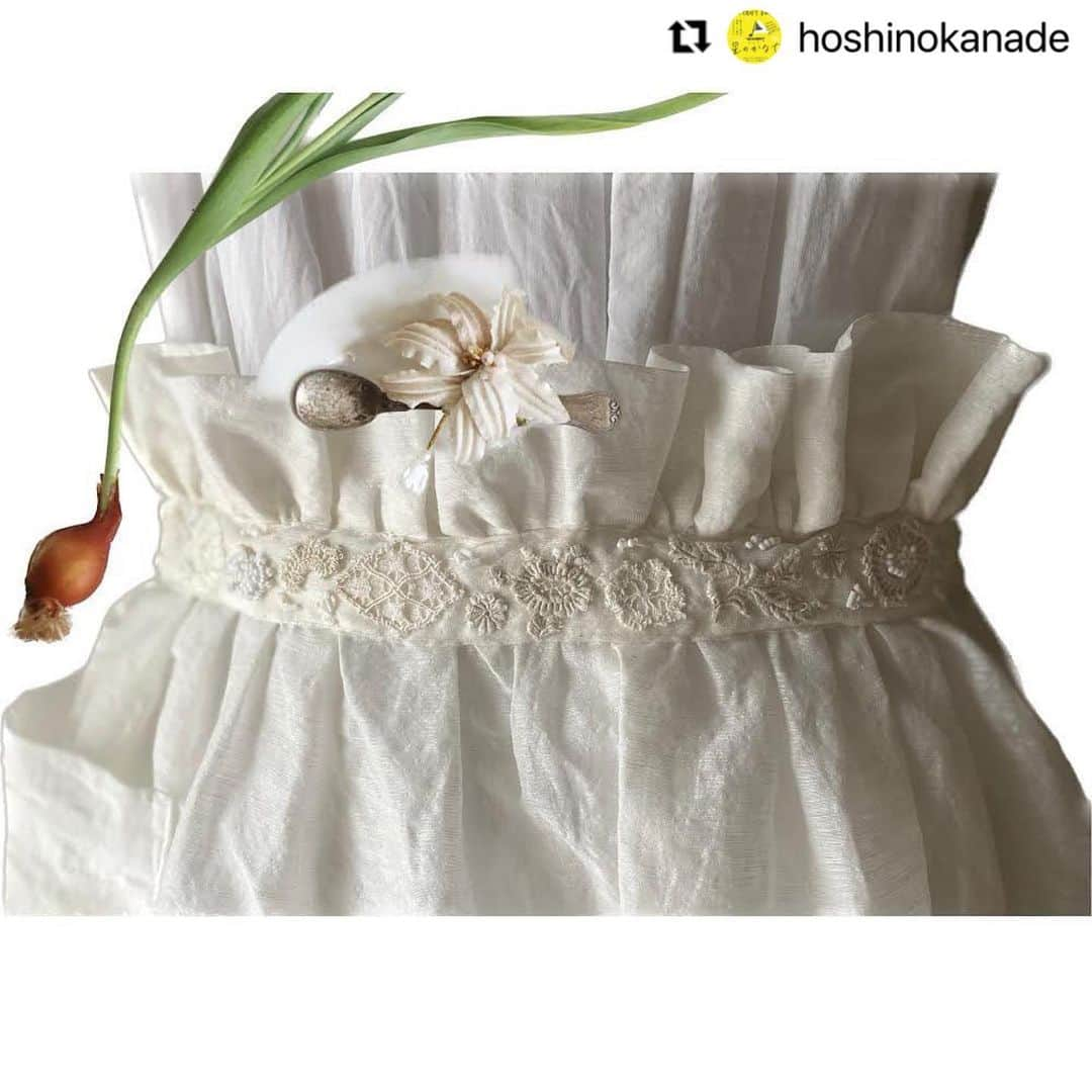 cafezakkagallery-flagさんのインスタグラム写真 - (cafezakkagallery-flagInstagram)「#Repost @hoshinokanade with @use.repost ・・・ 星のかなで2023-出店者-  4/22(土)10:00-17:00 大阪府枚方市駅前ニッペパーク岡東中央公園 FREE LIVE:コトリンゴ　@kotringo717  HIRAKU YAMAMOTO @hirakuyamamoto   goods&cafe shizuku @goods_cafe.shizuku0601  maison de BLANC ET NOIR＋shiho @blanc_et_noir_2012 @shiho.morioka_  & decor  @robe_decor___  Un petit atelier  @___.unpetitatelier.___  嘉兵衛本舗 @kaheehonpo  SANPA食堂 @sanpa_shokudo   焙煎と珈琲 織の花 @orinohana_coffee @orinohana_cacao  吉野園茶舗 @yoshinoentyaho  tocohana ceramics×atha @tocohana_ceramics  okyan＋amigirl @okyan_plus @amigirl_official  THE HOTANI CRAFT @the_hotani_craft  #星のかなで #星のかなで2023 #大阪フェス #大阪ミュージッククラフト #フードマーケット #野外イベント #枚方市 #コトリンゴ #HIRAKUYAMAMOTO」4月13日 18時53分 - flagcafe