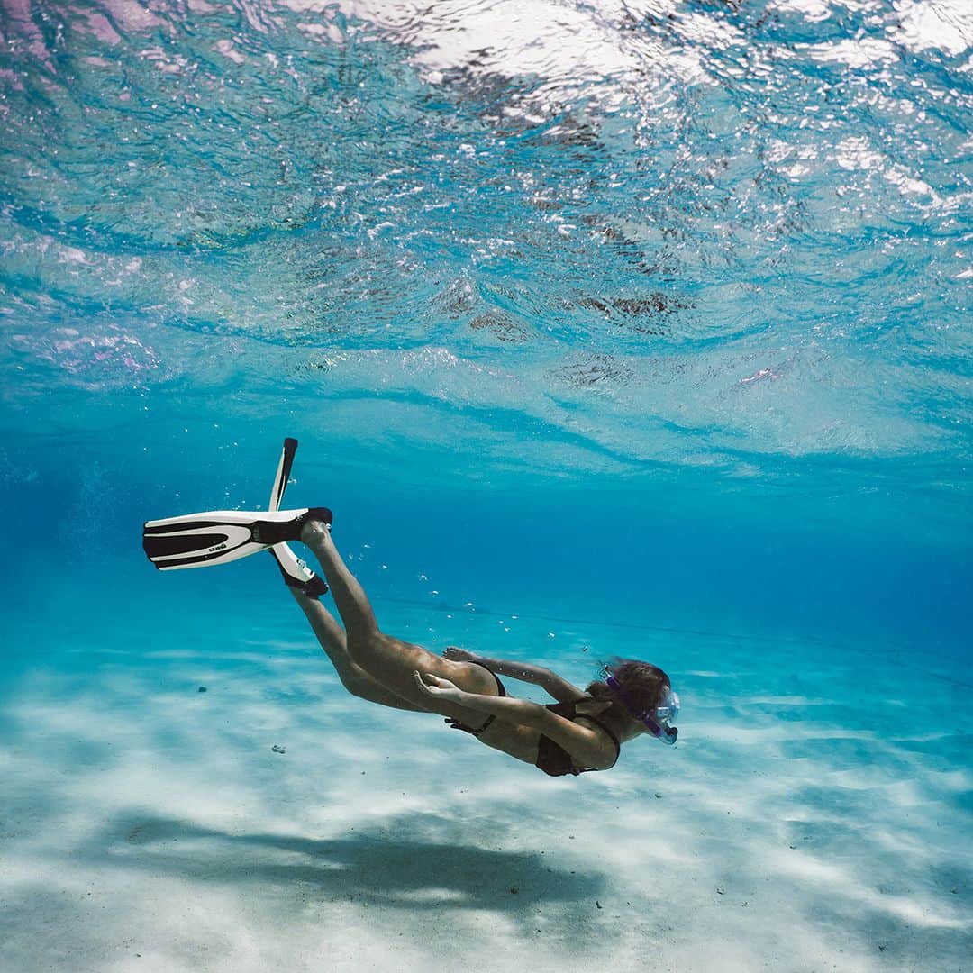 マリアナ政府観光局さんのインスタグラム写真 - (マリアナ政府観光局Instagram)「マニャガハ島＆ウェーブジャングルがセットになった、水遊び好きにはたまらないツアーが登場！ 　　　　　　　　　　　　　　　　　　　　　　　　　 白砂・透明度！サイパンで絶対行きたいNo.1ビーチ　#マニャガハ島  大人も子どもも1日中楽しめる、ミクロネシア最大級のウォーターパーク　#ウエーブジャングル  　　　　　　　　　　　　　　　　　　　　　　　　　 サイパンでアクティブに遊ぶ日に欠かせない2つの人気スポットを巡る現地発着オプショナルツアー「まにゃぐる」がココ夏ッ通信に登場しました！ 　　　　　　　　　　　　　　　　　　　　　　　　　 ①ホテルからマニャガハ島への送迎（フェリー含む） ②マニャガハ島からウェーブジャングルがあるサイパンワールドリゾートまでの移動 のツアーの基本料金は大人$149から。 　　　　　　　　　　　　　　　　　　　　　　　　　 上記に加えてマニャガハ島でバナナボートやパラセーリングのマリンアクティビティを追加したコース（大人＄169～）、サイパンワールドリゾートのランチビュッフェやアイランドBBQディナーショーを追加したコースなども。 ゆったり座って落ち着いたランチで午後も思いっきり遊ぶための英気を養ってもよし、心地よい疲労を感じながら美味しいお料理と素敵なショー、サイパンの絶景サンセットを楽しんでもよし。もちろん両方楽しみたい欲張りさん向けのコースもありますよ😁 　　　　　　　　　　　　　　　　　　　　　　　　　 ▼ 詳細＆申込みはコチラ https://www.coconuts-shin.com/saipan/option/option-898.html  📸  @sao_0324  @t0.wakana  @saipanworldresort_jpn  　　　　　　　　　　　　　　　　　　　　　　　　　 　　　　　　　　　　　　　　　　　　　　　　　　　  ￣￣￣￣￣￣￣￣￣￣￣￣ @mymarianas_mva ではサイパン、テニアン、ロタの観光情報やキャンペーン情報を紹介しています。フォローして旅行準備に役立ててくださいね。　 　　　　　　　　　　　　　　　　　　　　　　　　　 2022/9/1 成田～サイパン 🏝 直行便就航 成田発　週3便（火・木・日） 　　　　　　　　　　　　　　　　　　　　　　　　　 ▼サイパンツアーが30,000円割引！サンキューセール第3弾 https://japan.mymarianas.com/news/13224/ 　　　　　　　　　　　　　　　　　　　　　　　　 ▼直行便利用で豪華特典！”超得”キャンペーン https://japan.mymarianas.com/otoku-marianacation/ ＿＿＿＿＿＿＿＿＿＿＿＿ 　　　　　　　　　　　　　　　　　　　　　　　　　　 #サイパン #テニアン #ロタ #マリアナ #マリアナ旅行 #サイパン旅行  #観光 #オプショナルツアー #ビーチ #ウォーターパーク #ホテルのプール #ウォータースライダー  #海外旅行 #ビーチリゾート #直行便で行くリゾート #春旅 #GW旅行 #夏旅 #行きたかった場所  #旅行準備 #次の旅先リスト #海外旅行準備 #旅行情報 #海外旅行好きな人と繋がりたい  #カップル旅行 #家族旅行 #ファミリー旅行 #男子旅」4月13日 19時00分 - mymarianas_mva