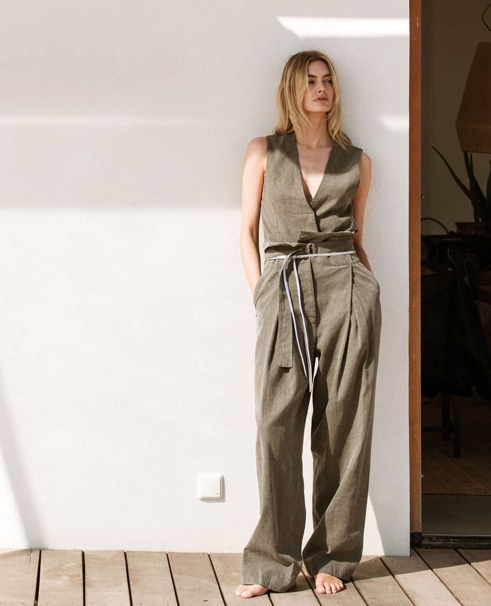 ヒューマノイドのインスタグラム：「Searching for shade in androgynous feminine styles 💭⁠」
