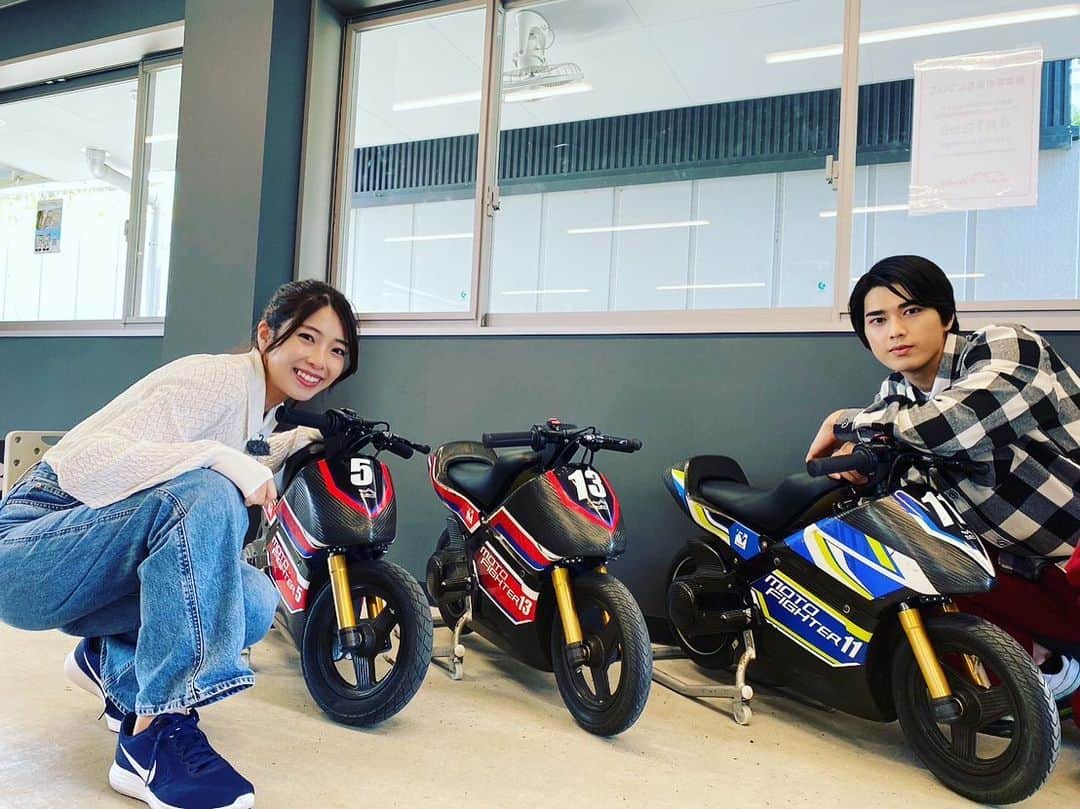 のインスタグラム：「ぶんぶぶーん🏍  #鈴鹿サーキットパーク#モトファイター#大はしゃぎ#四日市コンビナート夜景クルーズ #土日どーする #4月15日放送  #おは土#おはよう朝日土曜日です#ABCテレビ #小椋寛子#真田理希」