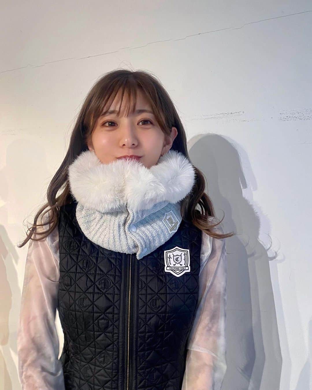 のインスタグラム：「⛳️  ようやく春が来たのに 私は秋冬の展示会ですでに冬を感じてきました☃️  CELFORDに新しくできたゴルフライン🏌️‍♀️ これで冬も楽しくかわいくゴルフできる💓  というわけで、まずは 春夏ゴルフたくさん行くぞー！！  #celford #mash #2023aw #展示会」