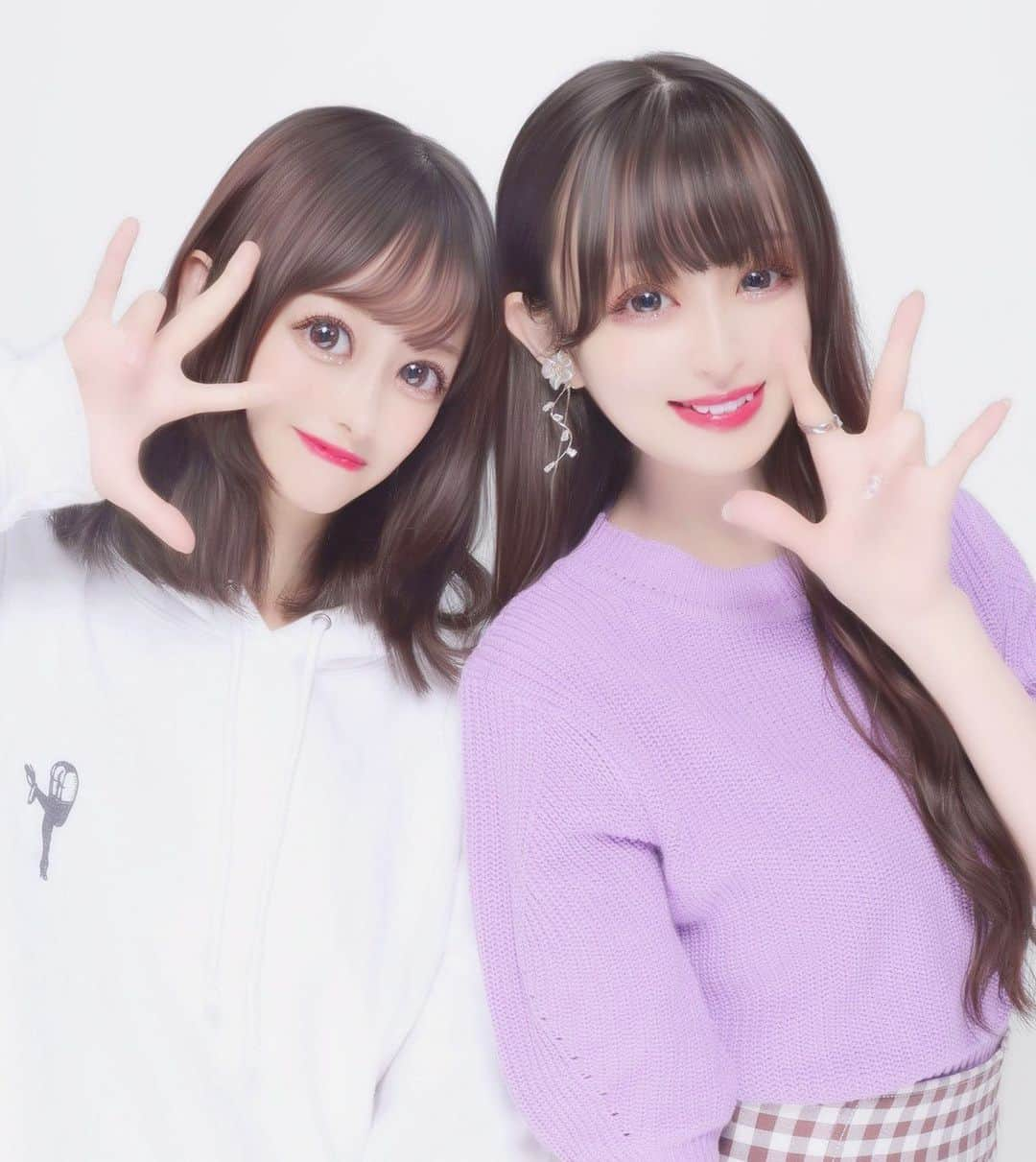 彩永あいりさんのインスタグラム写真 - (彩永あいりInstagram)「. 高校生ぶりに2人でプリクラ撮った🩵 最後の1枚は中学の時に何故か流行ってたポーズ エモいね @nagyuuu_official」4月13日 19時51分 - airi_sayanaga_official