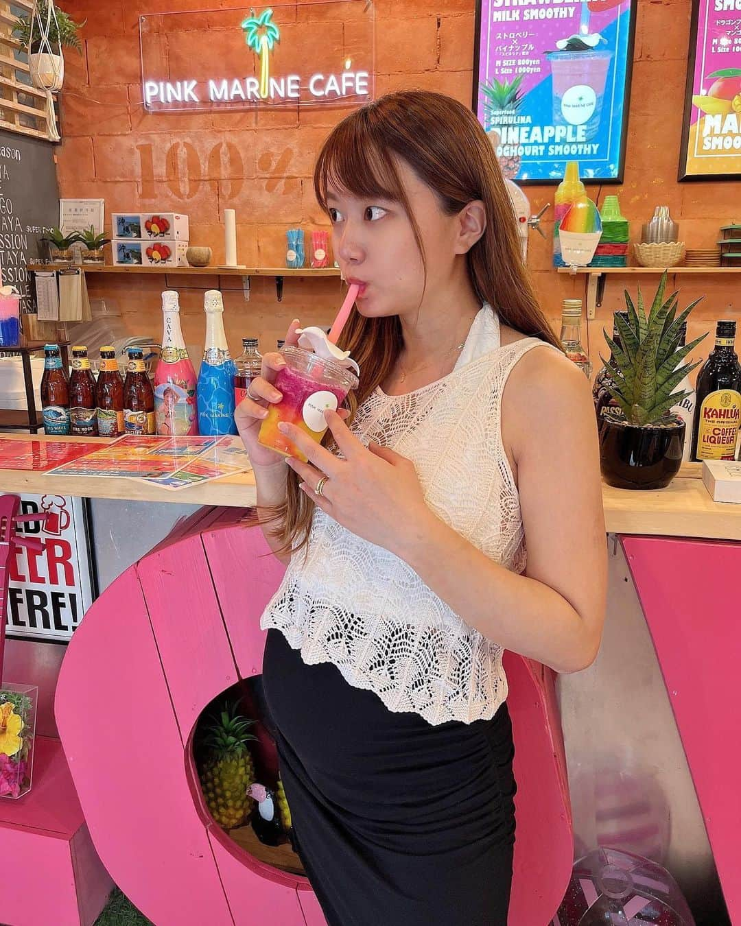 とくさきさんのインスタグラム写真 - (とくさきInstagram)「急遽フラッといくことになったPink  Marin CAFE💕🍹 . とにかくお店の世界観がめちゃくちゃ可愛かった〜😍 こういう雰囲気のお店やっぱり好きだなぁ✨ . #ゴルフ#ゴルフ女子#golf#golfgirl#sports#スポーツ#スポーツ女子#골프#골프여자#尔夫球#高尔夫#沖縄#okinawa#カフェ#pinkmarincafe#マタニティ#プレママ#マタ旅#恩納村#インスタ映え」4月13日 19時53分 - tokusaki_golf