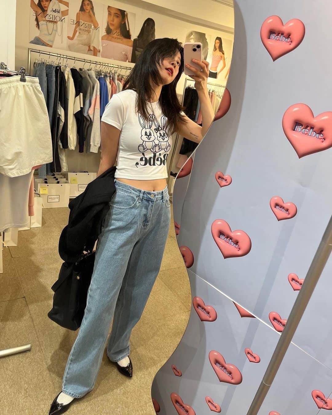 ソジン さんのインスタグラム写真 - (ソジン Instagram)「#noirnine #누아르나인팝업 #누아르나인 💖  귀엽고 힙하고 사랑스럽고 입었을때 너무 편안한 누아르나인,  베베라인 귀여움 덕에 나도 기분 베베스러워짐🧸 노력하고 이뤄내는 우리 호율이 너무 멋지고 🧚🏻‍♀️ 더더 대박나서 부자되세여 사장님💫」4月13日 19時55分 - ssozi_sojin