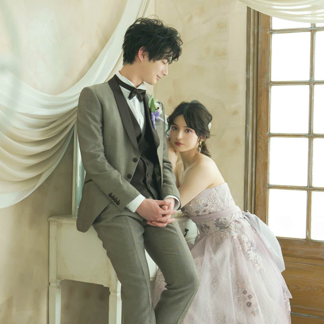 CLAIREのインスタグラム：「スタジオドレス撮影🕊  #クレールブライダルスタジオ #フォトウェディング #結婚式準備 #プレ花嫁 #卒花嫁 #和装ヘア #和装前撮り #前撮り #写真で結婚式 #白無垢 #着物 #ウェディングドレス #結婚写真 #結婚準備 #日本中のプレ花嫁さんと繋がりたい#ウエディングフォト #フォトウエディング #2023春婚 #2023夏婚」
