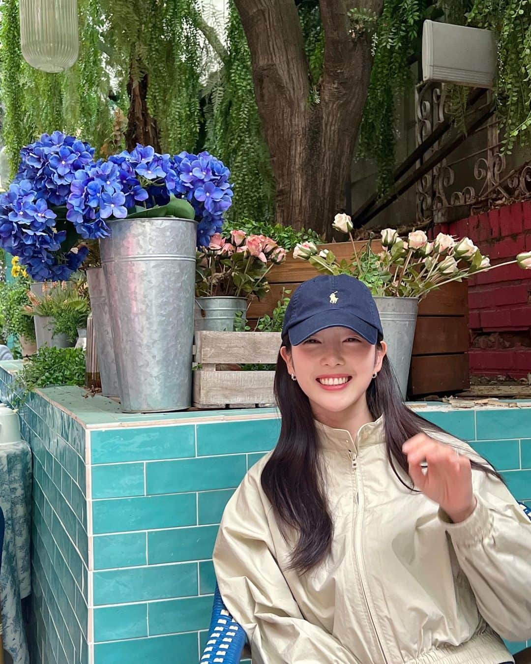 チェギョンのインスタグラム：「:)🌷」