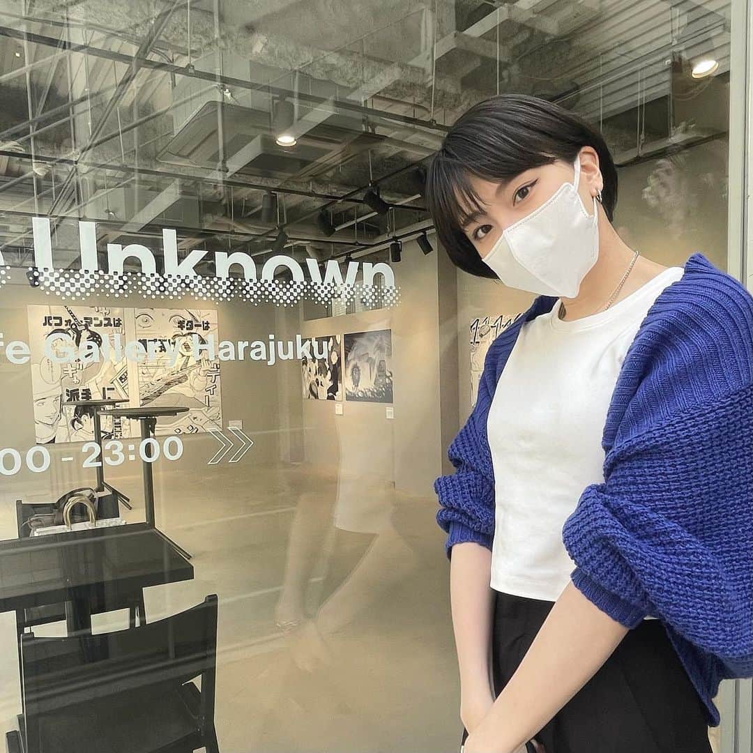 坂本澪香さんのインスタグラム写真 - (坂本澪香Instagram)「明日4月14日にオープンする 「The Unknown Café Gallery Harajuku」さんに 御招待頂き、お邪魔させて頂きました！  日本のモノクロマンガカルチャーや まだ何色にも規定されていない “The Unknown” な才能にリスペクトを。というコンセプトの元 空間デザイン、フードやドリンクも全て モノクロでマンガの世界から飛び出したようなビジュアルインパクトがあり 見た目からは想像できないような美味しさに 私の頭の中が少しバグを起こしました。笑 そんな食の楽しみも提供してくださるカフェです。  Address：東京都渋谷区神宮前6-6-2 原宿べルピア１F 営業時間：11:00-23:00  ※4月14日～4月28日はプレオープン期間です  皆様、是非に。  #TheUnknownCaféGalleryHarajuku #原宿」4月13日 20時11分 - mxshiroxsocka_s1278