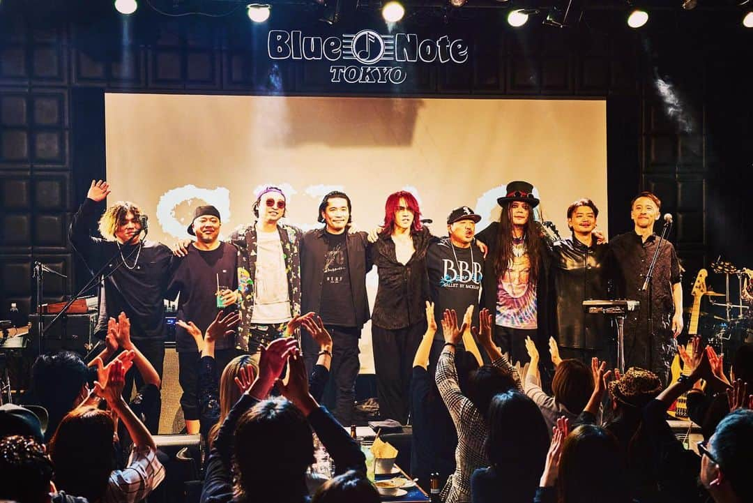 SUGIZOさんのインスタグラム写真 - (SUGIZOInstagram)「SHAG x キングギドラ 奇跡の夜  @ Blue Note Tokyo  2023.4.7 & 4.8 Thank you all from the bottom of my heart…  Photo by Keiko TANABE.  #SHAG #SUGIZO #KenKen #類家心平 #別所和洋 #よしうらけんじ #松浦千昇 #キングギドラ #K_Dub_Shine #Zeebra #DJ_Oasis #BlueNoteTokyo」4月13日 20時16分 - sugizo_official