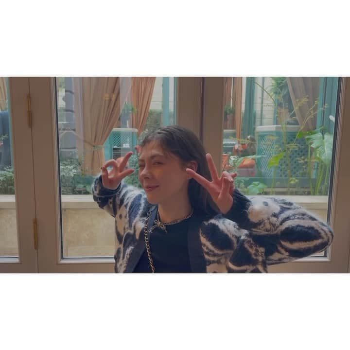 エモン・久瑠美のインスタグラム：「Youtube [VLOG in Paris / part 2] with @sereeeenam 🌼  ParisでのVLOGPart2 Youtubeアップされました❤️ CHANELのショー当日、ツアーなどなど ご飯の映像が多いけどぜひチェックしてみてください🌷 プロフィールのリンクから↑」