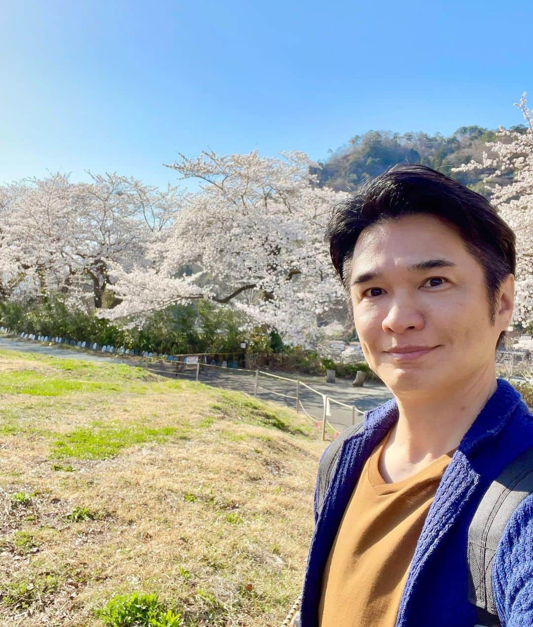 吉崎仁康さんのインスタグラム写真 - (吉崎仁康Instagram)「ふらりと山形県の名所、山寺に行ってきました。立石寺からの絶景は素晴らしかったです。ちょうど桜が満開でした。  日本の名所を巡る旅、いいですね♪  #山形県 #山寺 #立石寺 #アナウンサー #吉崎仁康 #ぶらり旅  #桜満開  #東北 #絶景」4月13日 20時19分 - yoshiyasu.yoshizaki