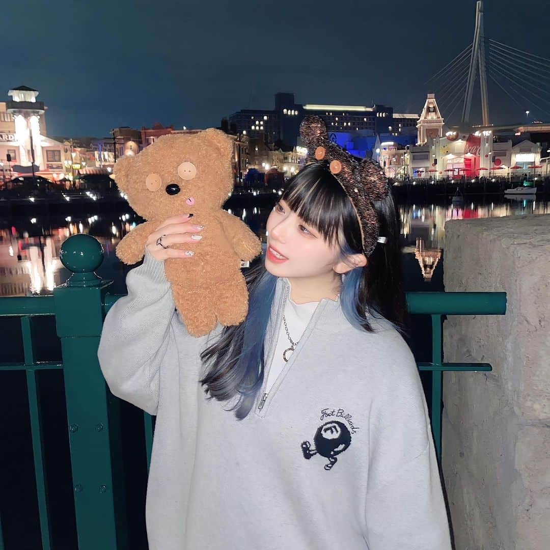 ぬーんのインスタグラム：「🧸🌏🎢 Part3 . . . .  .  #usj #universalstudiosjapan #youtube #osaka #photo #selfie  #white #black #nuuuuun #japan #japanese #girl #셀카 #셀스타그램 #오오티디 #올블랙코디 #올블랙패션 #무채색코디 #공주병 #自拍 #点攒 #网红#code #chinamake #lovely #y2k #y2kfashion #love #攝影 #人像攝影」