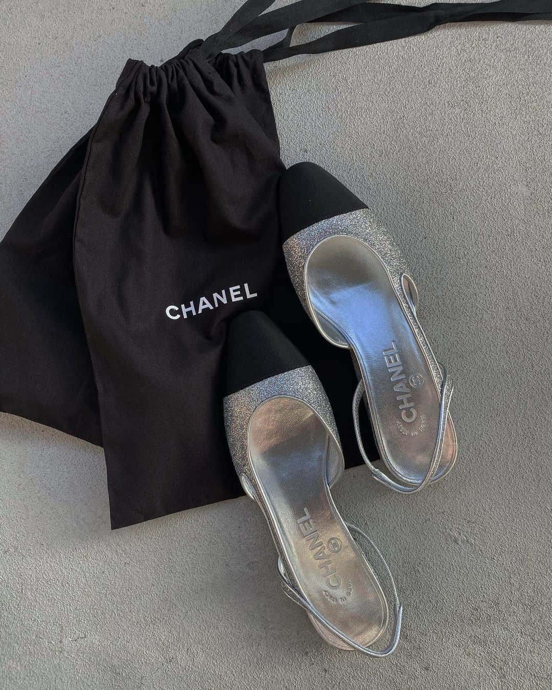 akiii031のインスタグラム：「favorite 🪩🖤 @chanelofficial」
