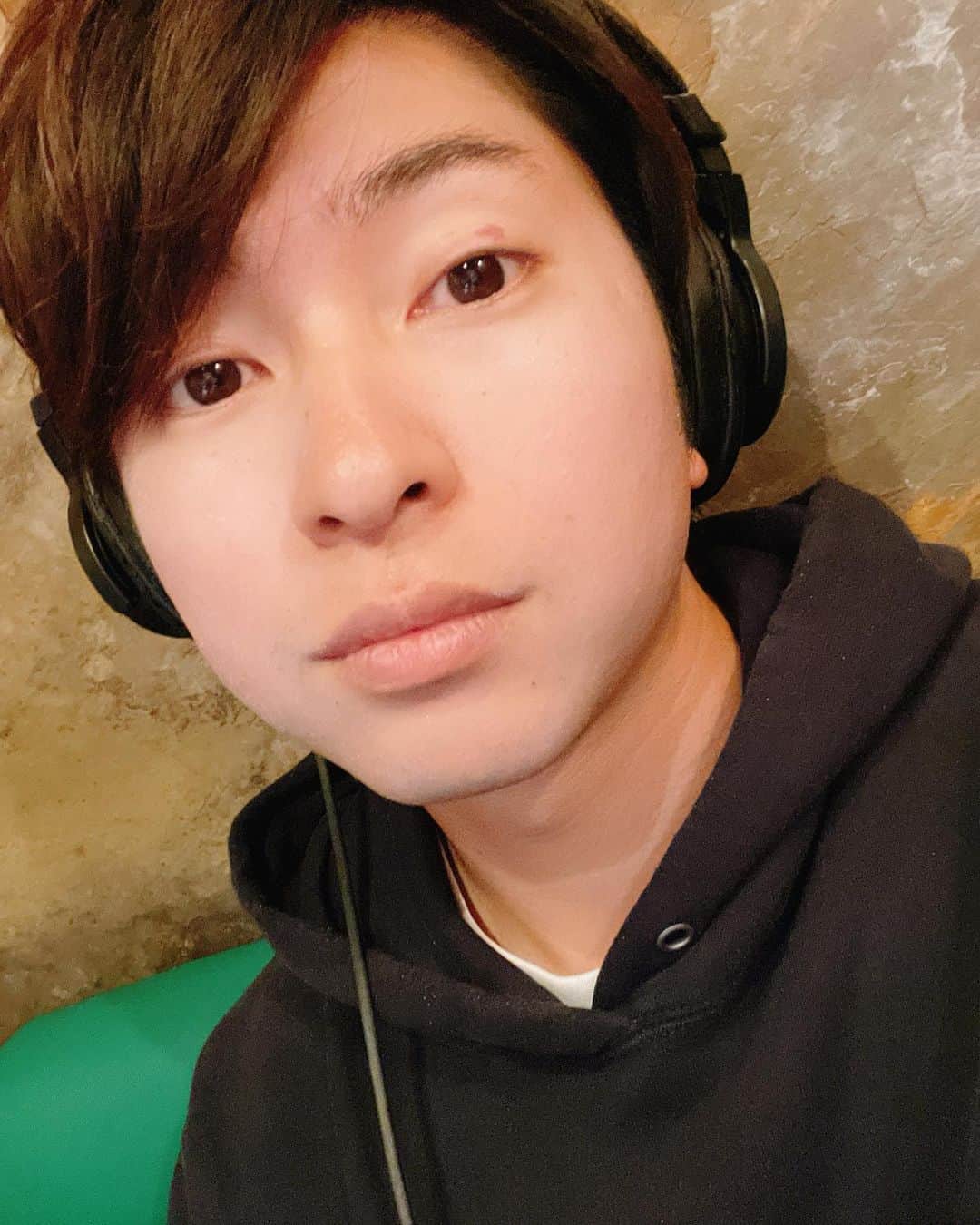 吉野晃一のインスタグラム：「2023/4/13  とあるレコーディングでした🎧 おやすみ💤  I Love ya!  晃一  #吉野晃一」