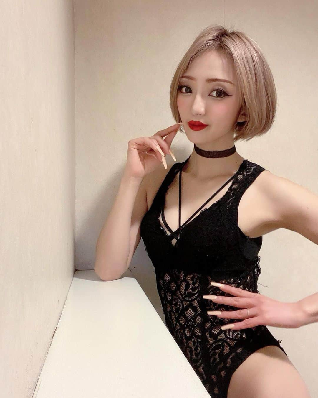 Chieのインスタグラム：「.  春服着たくて衣替えしたのにまだ 夜はダウン着なきゃくらい寒いの 私だけだろうか🤔🌸  #stellaJapan‬#ステラジャパンダンサーズ#ハンサムショート#ショートヘア#ショートカット#ゴルフ#ゴルフ女子#中丸千愛」