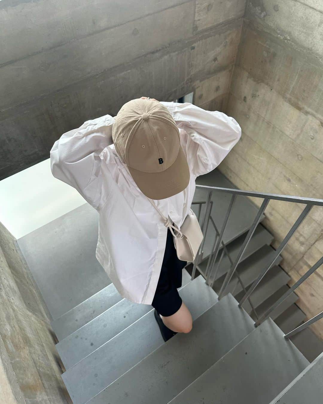 kannnaのインスタグラム：「カジュアルな本日🧢 走り回れそうスタイル♪」