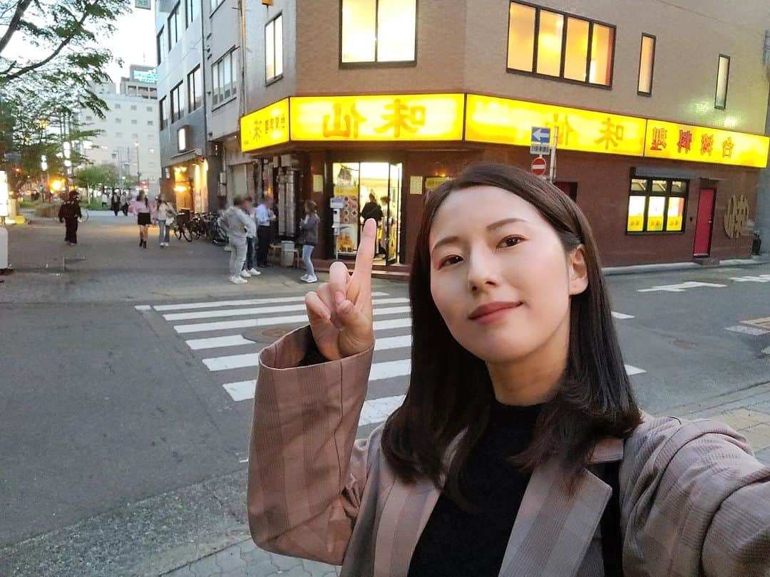 三澄さえのインスタグラム：「行きました。  台湾ラーメンと炒飯。 辛いけど旨いけど辛いけど旨い！おいしすぎたね。  #名古屋#味仙」