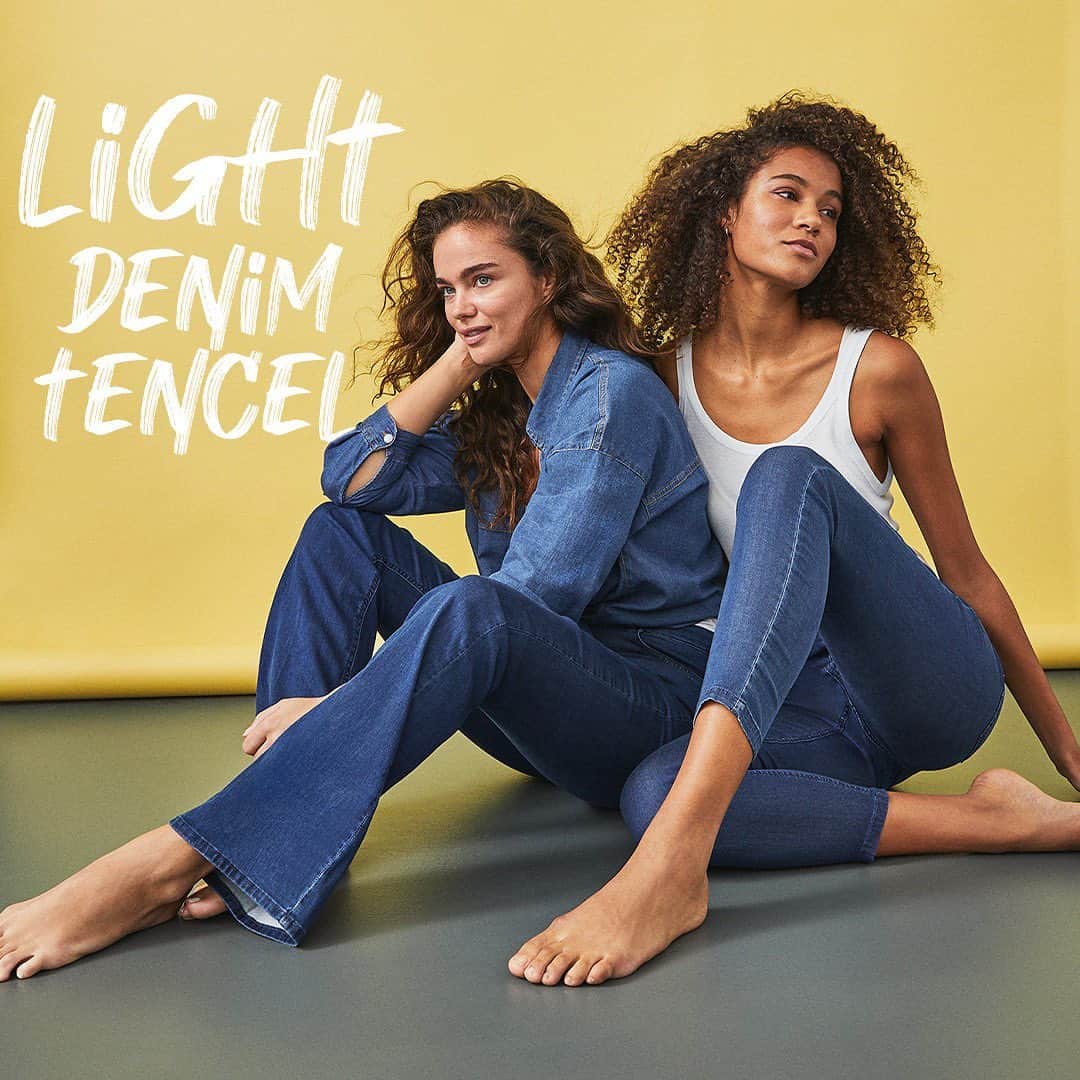 CALZEDONIAさんのインスタグラム写真 - (CALZEDONIAInstagram)「NEW LIGHT DENIM TENCEL, choose your favourite fit!  ⚡Eco light denim Flared Jeans  ⚡Eco light denim Push up Jeans  #calzedonia #FeelGoodinCalzedonia」4月13日 20時46分 - calzedonia
