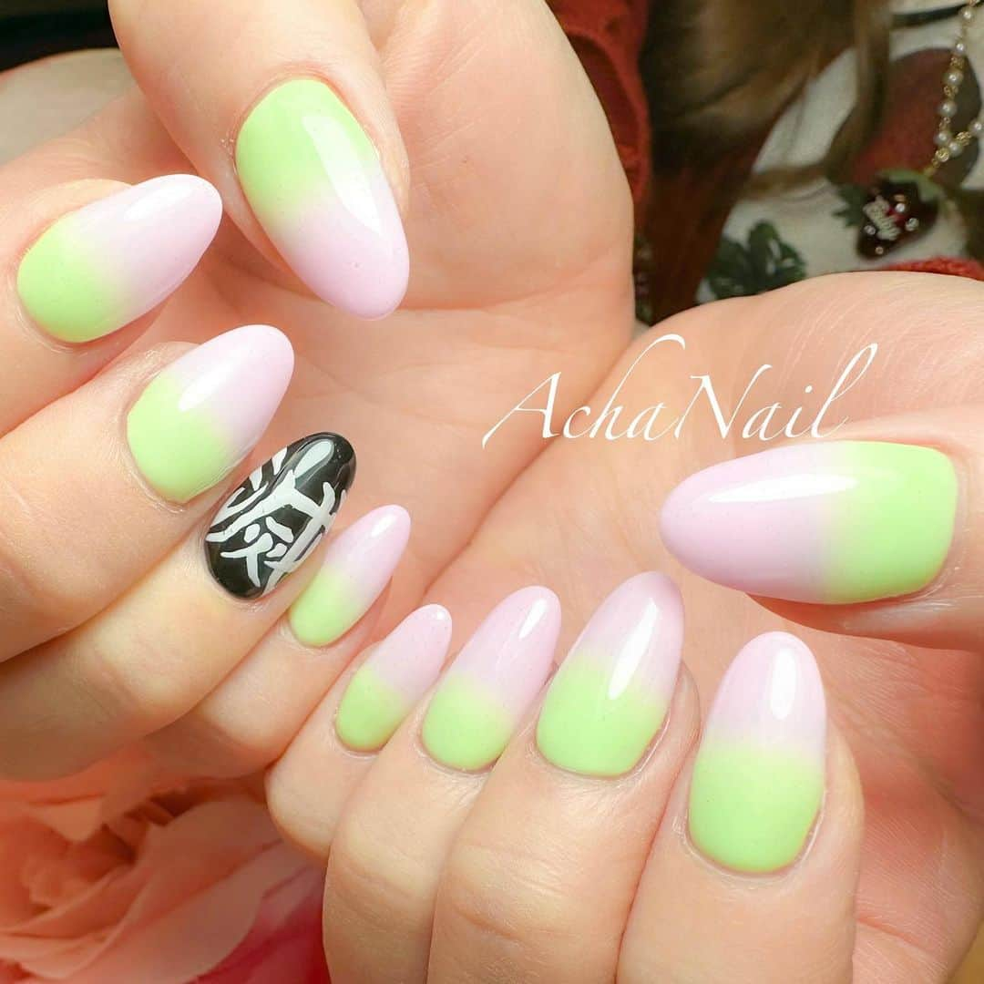 AchaNailのインスタグラム：「甘露寺蜜璃グラデーション💖💚 ⁡ https://ameblo.jp/acha-nail/entry-12797781500.html ⁡ #ネイル #ジェルネイル #フィルイン #フィルイン導入サロン #南池袋 #池袋 #池袋ネイルサロン #ネイルデザイン #鬼滅の刃ネイル #甘露寺蜜璃 #鬼滅の刃 #甘露寺蜜璃ネイル #グラデーションネイル #桃ネイル #ピンクネイル #痛ネイル #桃ネイル #春ネイル #鬼滅ネイル #Nails #AchaNail #NailStagram #InstaNails #Nailart #JapaneseNailart #NailDesign #Gelnails #kawaii #네일 #日式美甲」