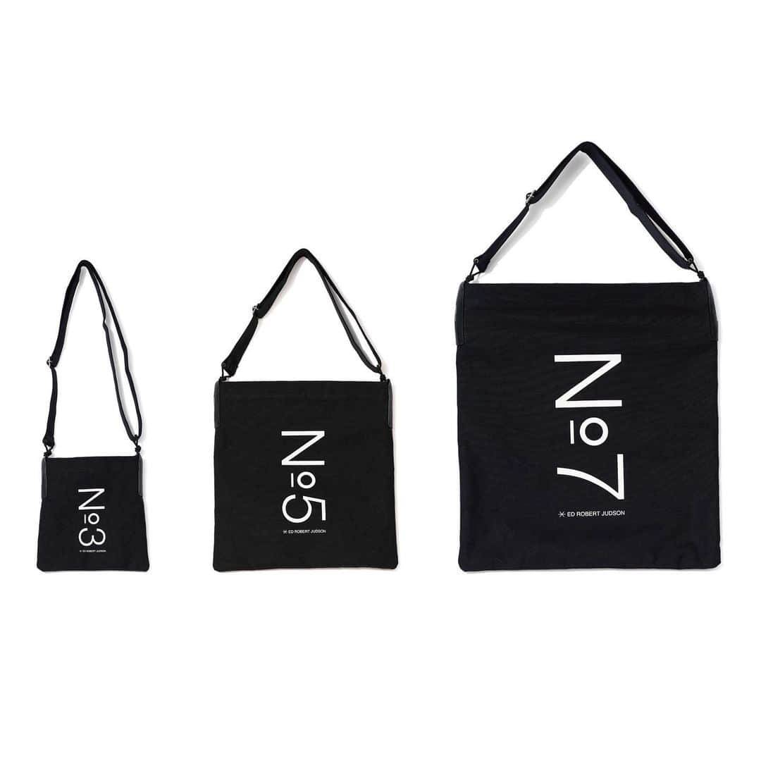 エドロバートジャドソンのインスタグラム：「NUMBERING BAG - No.3 | No.5 | No.7 -  NUMBERING BAG seriesは描かれている数字にまつわる設計がされています。  #edrobertjudson」