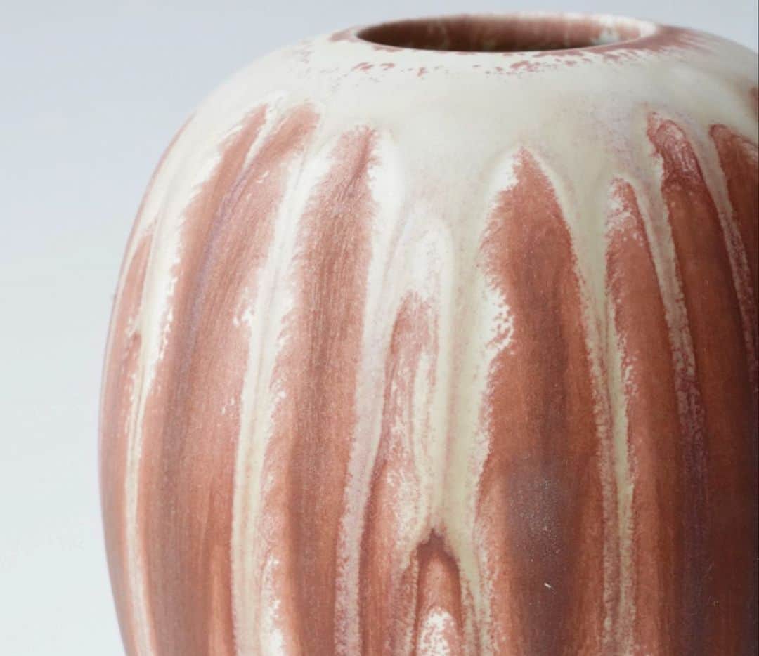 岩崎龍二さんのインスタグラム写真 - (岩崎龍二Instagram)「#煌赫+ #灰流し . #花器 #器 #陶器  #岩崎龍二  #工芸 #陶瓷 #도예 #potter  #pottery #potterie #Poterie #porcelain #ceramic #ceramica #keramik #ryujiiwasaki #glazed #design」4月13日 21時10分 - iwasakiryuji