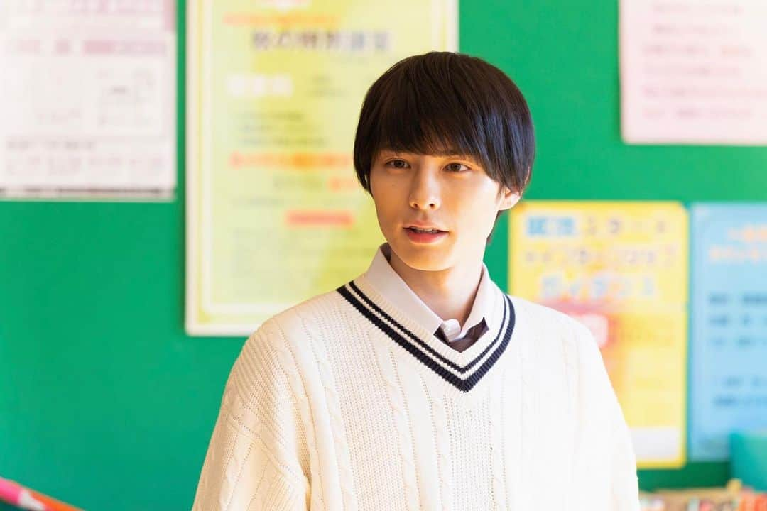 本田響矢のインスタグラム：「Hulu U35クリエイターズ・チャレンジ 「ヒロインの親友はハードスケジュール」 達也役で出演させていただきます！ Huluにて配信スタートされました！さらさら高校生やってますぜひ。 #ヒロインの親友はハードスケジュール」