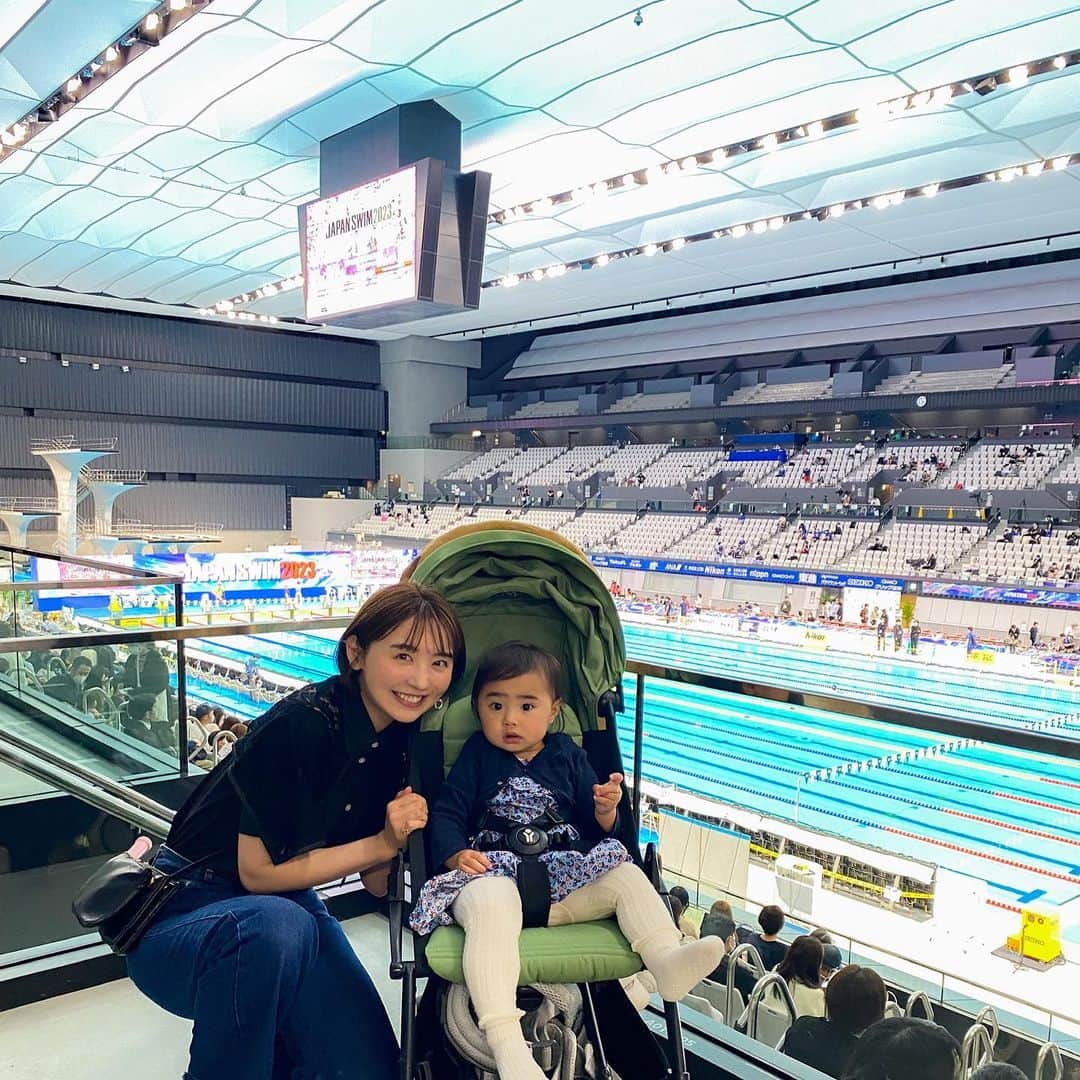 おのののかのインスタグラム：「🏊‍♂️ 日本選手権の応援へ📣✨  夫が福岡世界水泳の切符を 手にしてくれました🥹👏✨  やっぱりお客さんがたくさん入っていると 観戦の楽しさが倍増しますね、、✨  娘も楽しんでいました😂💓  はじめての東京アクアティクスセンターは とっても観やすかった🤓✨✨  もっともっとたくさんの人が 競泳を観に来てくれたら良いなぁ✌️  福岡世界水泳も楽しみです🏊‍♂️🔥🔥」