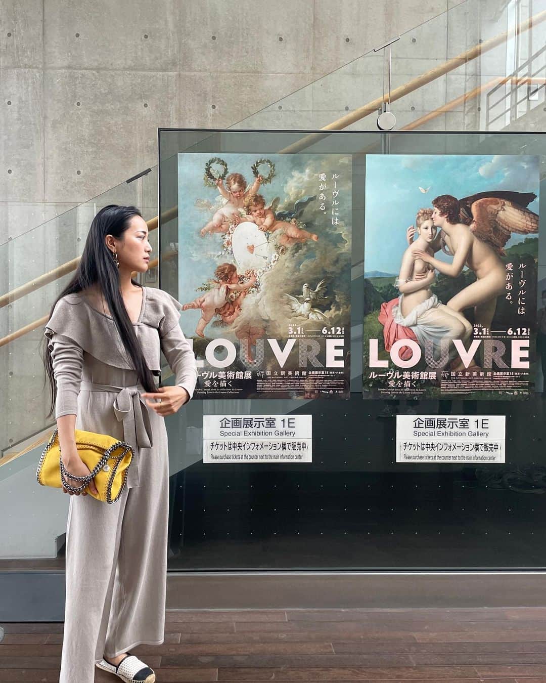 北川富紀子さんのインスタグラム写真 - (北川富紀子Instagram)「#ルーブル美術館展 Painting Love in the Louvre Collections 💘 @thenationalartcentertokyo  . . とっても楽しみにしていた  「ルーブル美術館展 愛を描く」 . . チケットやパンフレットが既にとても可愛いんだけど、  プロローグの展示室に入った瞬間、 胸がハッとしました。 . . 💘 . . 誰でも楽しめるような工夫が盛りだくさんで、一緒に行ったゆっきーと「こんなの知ってた？？！」って発見し合いながらエンターテイメント感覚で楽しんだよ♩ . . W/ @yukikaneshiro  . 👼 . . 出身の高校が、  ・彼氏NG ・寄り道NG ・兄弟と歩くのNG  etc.. な、  「関西で1番厳しい」 と噂されるカトリックで  (可愛い子がめっっちゃ多かったのに髪型NGもたくさんあって、みんなこんな感じ→👧🏻🧒🏻だったw)  . . 聖書を勉強する授業も 毎週あったんだけど、  その女子校では まっっっっっったく 触れられてこなかった事実が たくさんあったようで……… . . . かーーーーなーーり、  衝撃的でした。  🙃 . . . (その事実を避けて教わってきたのか、ずっっっっっと寝てただけなのか←) . . . 6月12日までやってるから、次は満島ひかりさんの音声ガイド付きでもう一回詳しく学びに行くつもりです👼💘 . . . . #ルーブル美術館展愛を描く  #日テレ #新国立美術館  #louvrecollections . . #コーディネートもヒラヒラさせてそれっぽくしてみました #伝われ」4月13日 21時16分 - tokiko_kitagawa_
