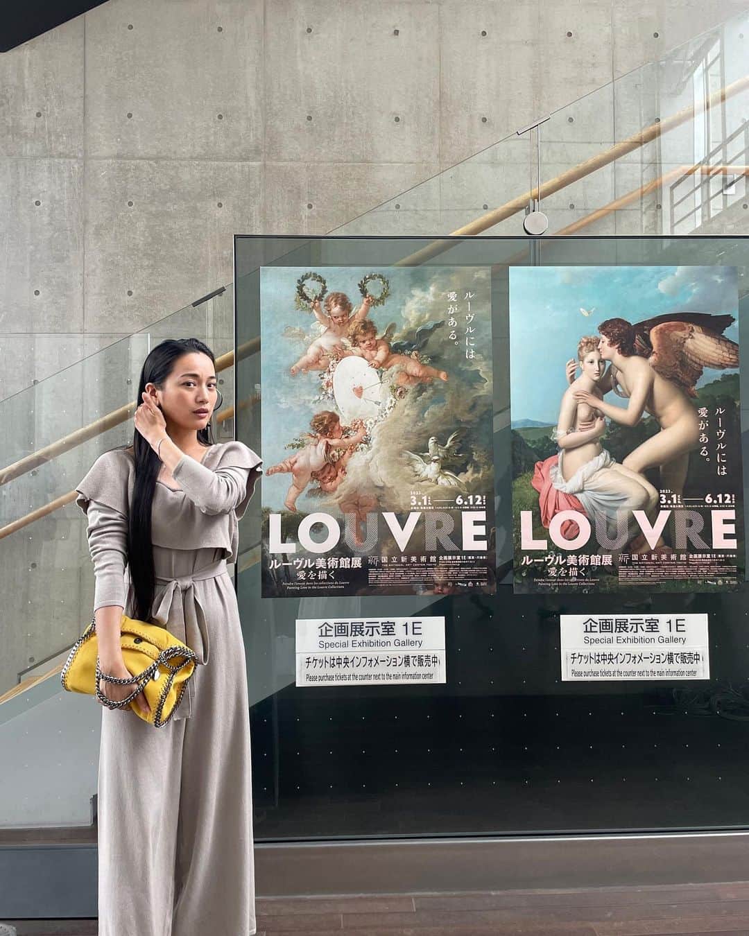 北川富紀子さんのインスタグラム写真 - (北川富紀子Instagram)「#ルーブル美術館展 Painting Love in the Louvre Collections 💘 @thenationalartcentertokyo  . . とっても楽しみにしていた  「ルーブル美術館展 愛を描く」 . . チケットやパンフレットが既にとても可愛いんだけど、  プロローグの展示室に入った瞬間、 胸がハッとしました。 . . 💘 . . 誰でも楽しめるような工夫が盛りだくさんで、一緒に行ったゆっきーと「こんなの知ってた？？！」って発見し合いながらエンターテイメント感覚で楽しんだよ♩ . . W/ @yukikaneshiro  . 👼 . . 出身の高校が、  ・彼氏NG ・寄り道NG ・兄弟と歩くのNG  etc.. な、  「関西で1番厳しい」 と噂されるカトリックで  (可愛い子がめっっちゃ多かったのに髪型NGもたくさんあって、みんなこんな感じ→👧🏻🧒🏻だったw)  . . 聖書を勉強する授業も 毎週あったんだけど、  その女子校では まっっっっっったく 触れられてこなかった事実が たくさんあったようで……… . . . かーーーーなーーり、  衝撃的でした。  🙃 . . . (その事実を避けて教わってきたのか、ずっっっっっと寝てただけなのか←) . . . 6月12日までやってるから、次は満島ひかりさんの音声ガイド付きでもう一回詳しく学びに行くつもりです👼💘 . . . . #ルーブル美術館展愛を描く  #日テレ #新国立美術館  #louvrecollections . . #コーディネートもヒラヒラさせてそれっぽくしてみました #伝われ」4月13日 21時16分 - tokiko_kitagawa_