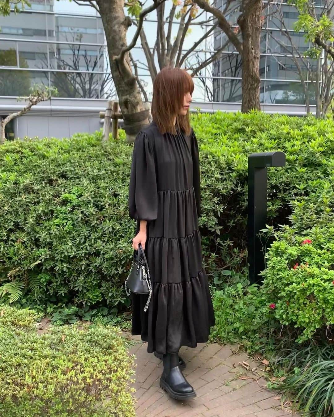 のインスタグラム：「. ボリュームたっぷりワンピース♡かわいい...🌿 @i_am_officia1」