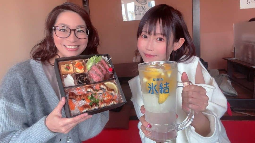 海津ゆうこさんのインスタグラム写真 - (海津ゆうこInstagram)「前回のあいのり丼の撮影の日の一コマ。 実は、他にも撮影したものがたくさんあり、 私たちだけでは食べきれないので おごせ綾ちゃんが来てくれていました。  いつものことだけど、 綾ちゃんは本当に食べる！ ものすごいペースで食べる！ ものすごい量を食べる！  こんなに美味しそうにペロって食べてくれる人がいると 作り手も嬉しいですよね😋  @ogose0123   #おごせ綾 ちゃん #あいのり丼 #あいのり#あいのりメンバー#撮影#美味しいもの#ほうせい丸  #ローストビーフ #ローストビーフ丼 #instagood #instadaily #instalike #instalife #instapic #フリーアナウンサー#ラジオパーソナリティー」4月13日 22時02分 - yuco310