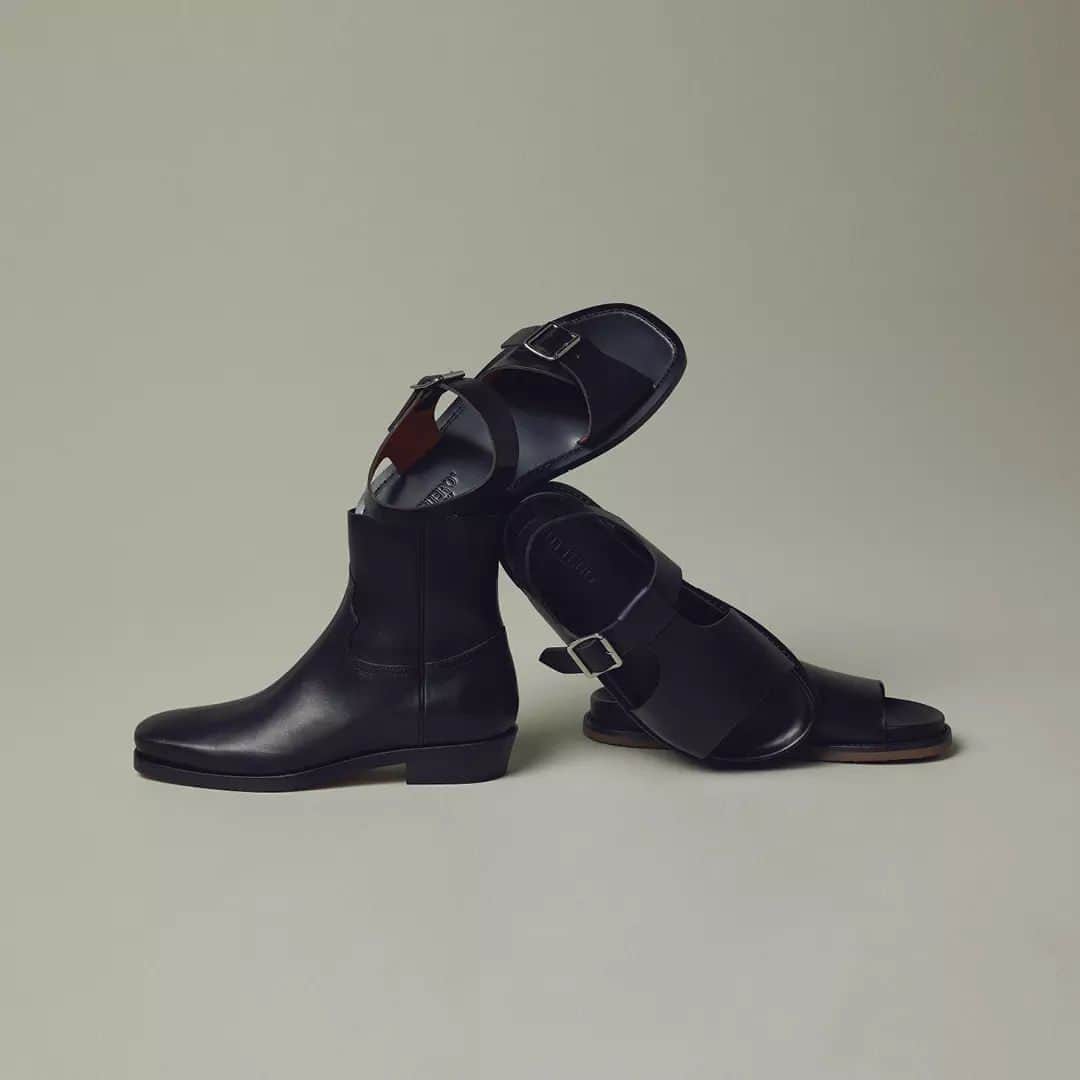 ブッテロのインスタグラム：「Back to Black : timeless and versatile, black shoes are a staple for any wardrobe. Find a variety of styles and silhouettes on buttero.it   #Buttero #ButteroFamily」