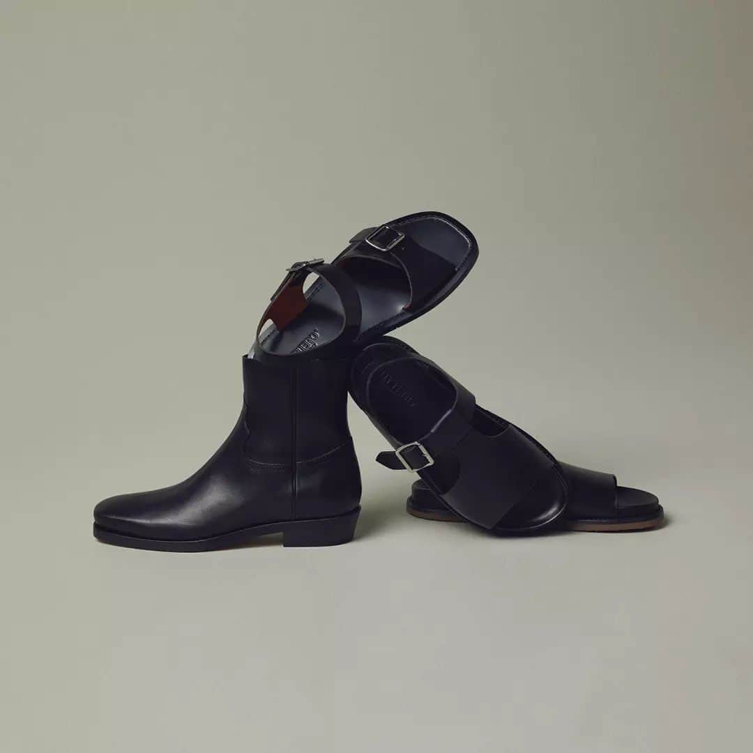 のインスタグラム：「Back to Black : timeless and versatile, black shoes are a staple for any wardrobe. Find a variety of styles and silhouettes on buttero.it   #Buttero #ButteroFamily」