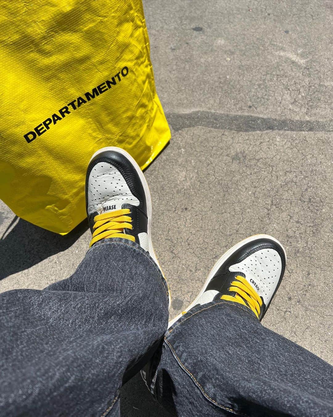 やまとさんのインスタグラム写真 - (やまとInstagram)「Fit check in L.A.  Cardigan: @__doublet__  Jeans: @stussy  Sneaker: @nike  #sneaker #y_kicks」4月13日 22時30分 - com.yamato