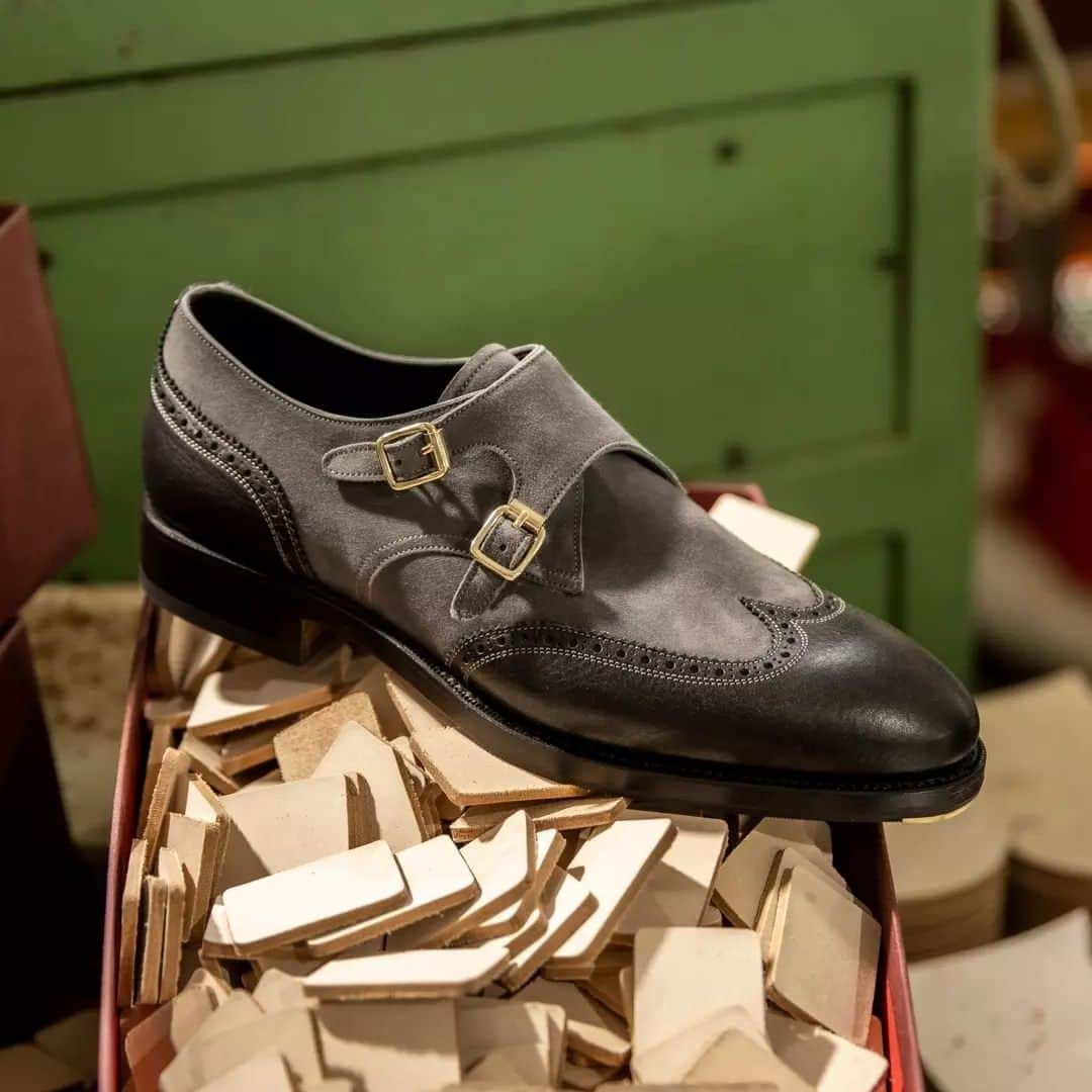 カルミナさんのインスタグラム写真 - (カルミナInstagram)「Custom Monk Strap Shoes  From the 12th to the 18th of April, customise your Carmina without the custom fee.  We love these personal touches in custom made shoes!  Discover our collection of 3D customizable models. The possibilities of customization are endless.   Customize yours!  #carmina #carminashoemaker #menstyle #カルミナ #menloafers #ootd #leathershoes #premiumshoes #artisan #dapper #handcrafted #luxuryfootwear #shoes #customshoes #ootdshoes #handmadeshoes #moccasin #moccasins #mensshoes #mensstyle #menstyle #custom #custommade #customshoe #personalizedshoes」4月13日 22時35分 - carminashoemaker