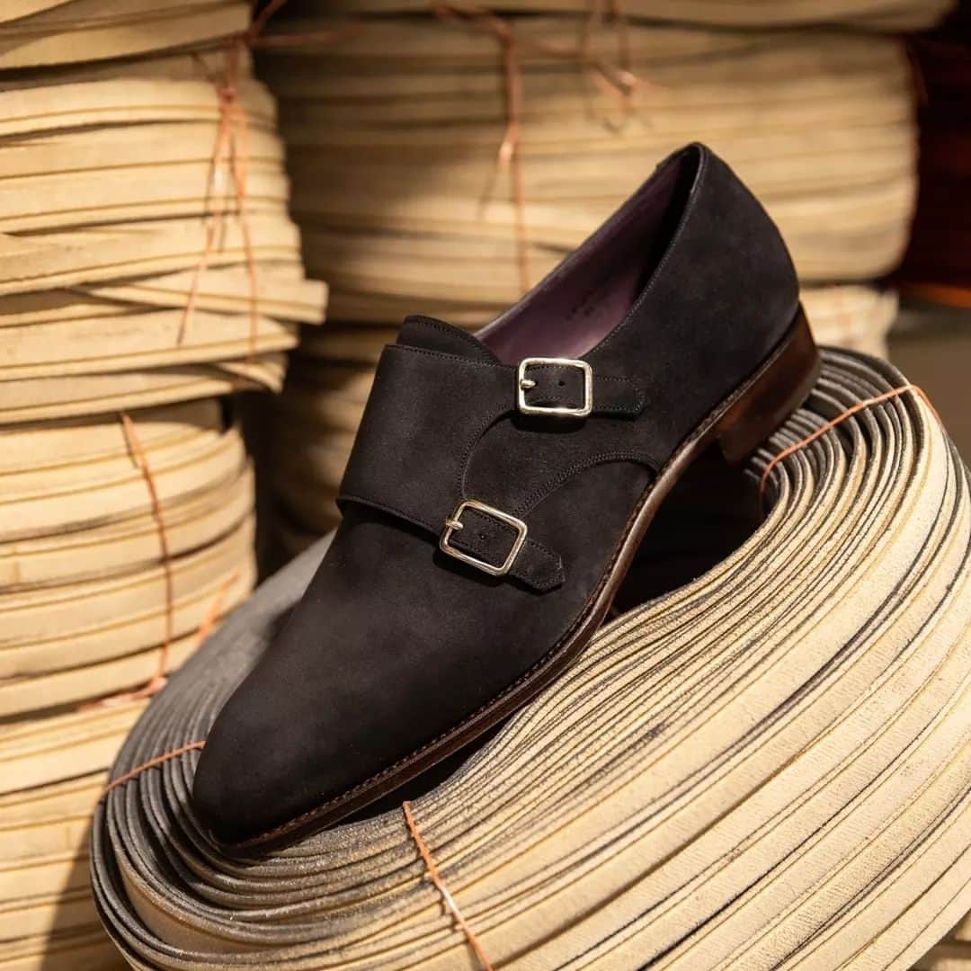 カルミナさんのインスタグラム写真 - (カルミナInstagram)「Custom Monk Strap Shoes  From the 12th to the 18th of April, customise your Carmina without the custom fee.  We love these personal touches in custom made shoes!  Discover our collection of 3D customizable models. The possibilities of customization are endless.   Customize yours!  #carmina #carminashoemaker #menstyle #カルミナ #menloafers #ootd #leathershoes #premiumshoes #artisan #dapper #handcrafted #luxuryfootwear #shoes #customshoes #ootdshoes #handmadeshoes #moccasin #moccasins #mensshoes #mensstyle #menstyle #custom #custommade #customshoe #personalizedshoes」4月13日 22時35分 - carminashoemaker